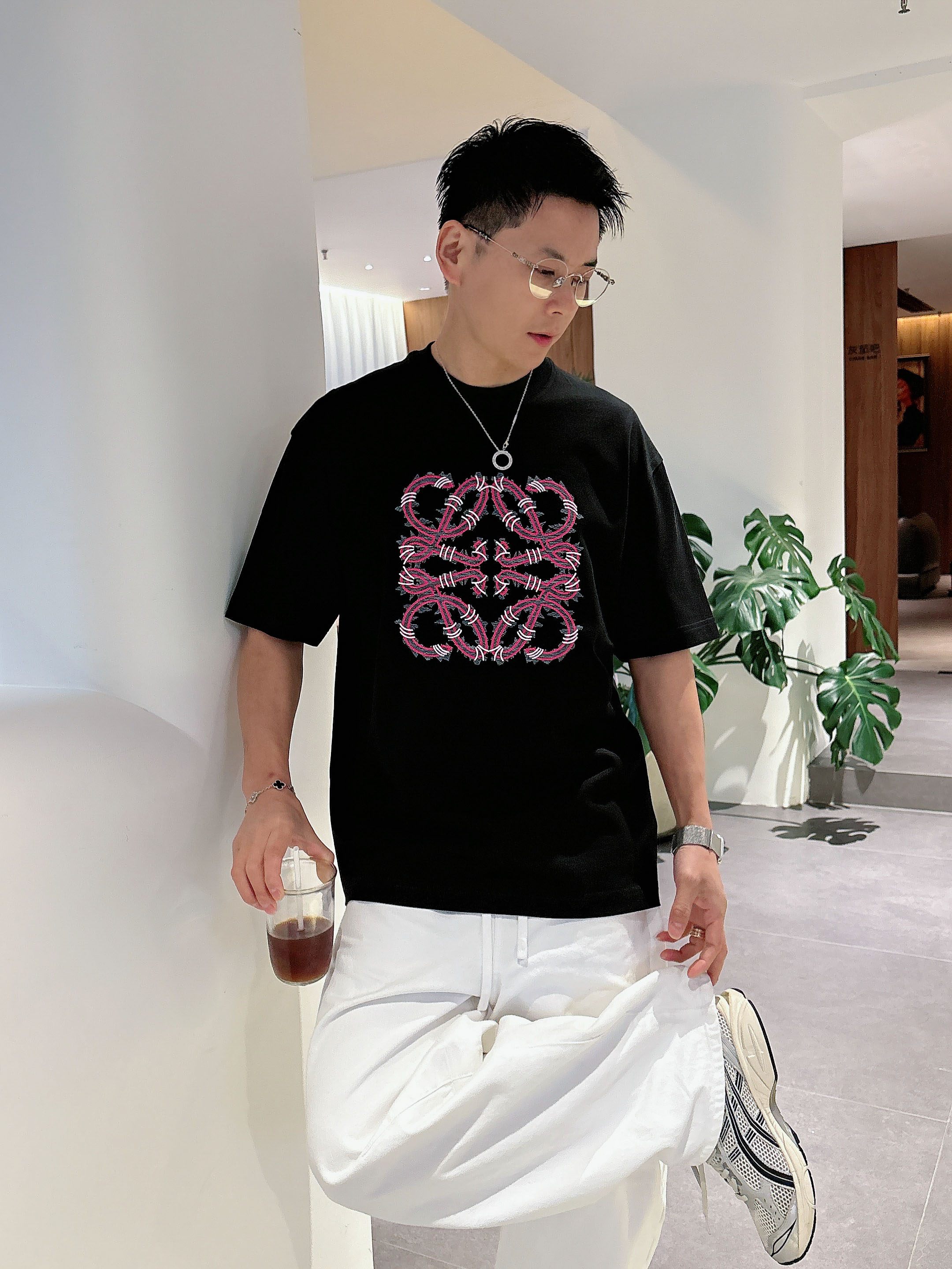 【 罗意威 2026春夏 · 高阶定制T恤】🔹 核心面料：秘鲁进口匹马棉 × 顶级丝光工艺🔹 核心体感：
