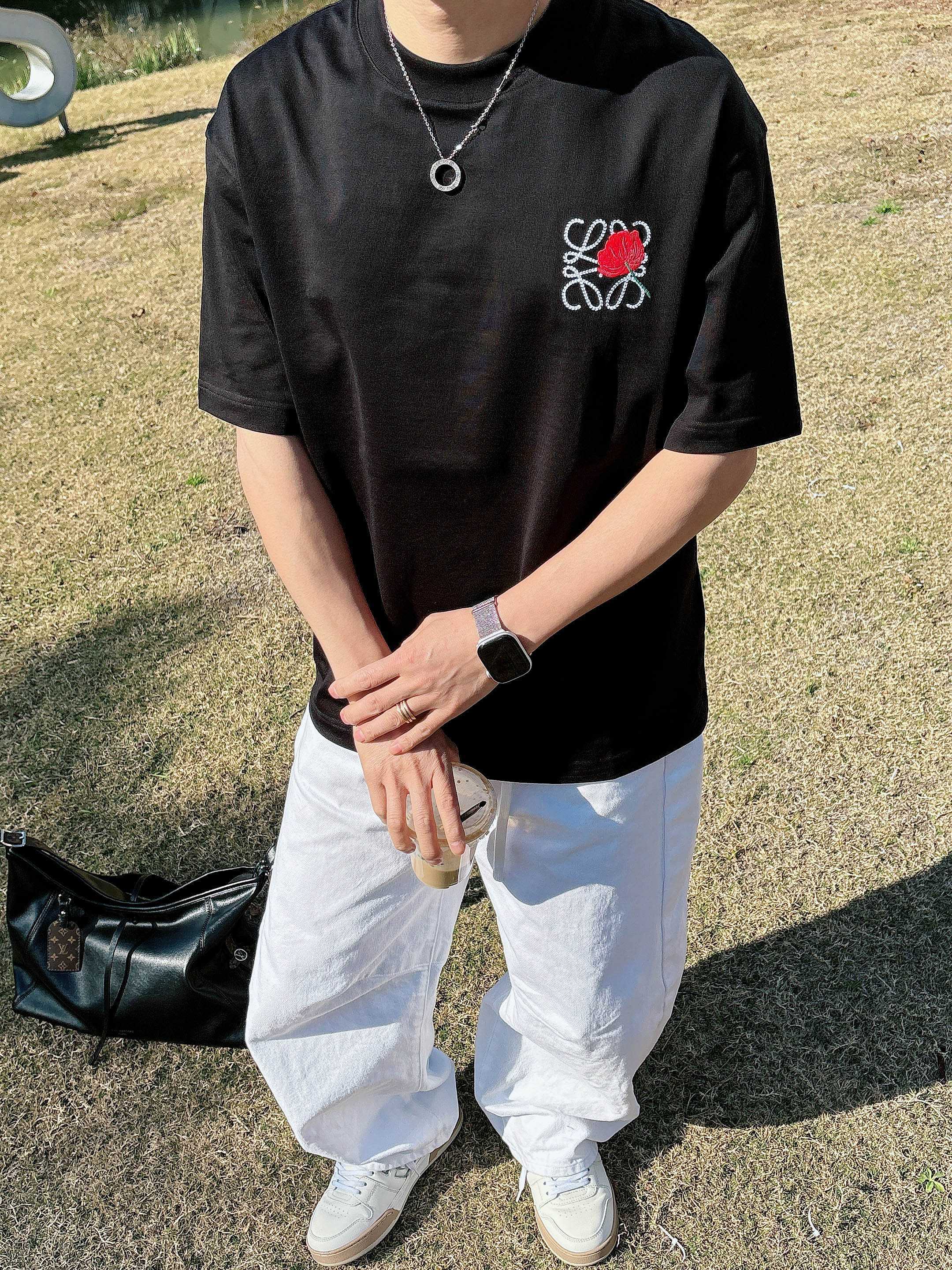 【 罗意威 2026春夏 · 高阶定制T恤】🔹 核心面料：秘鲁进口匹马棉 × 顶级丝光工艺🔹 核心体感：
