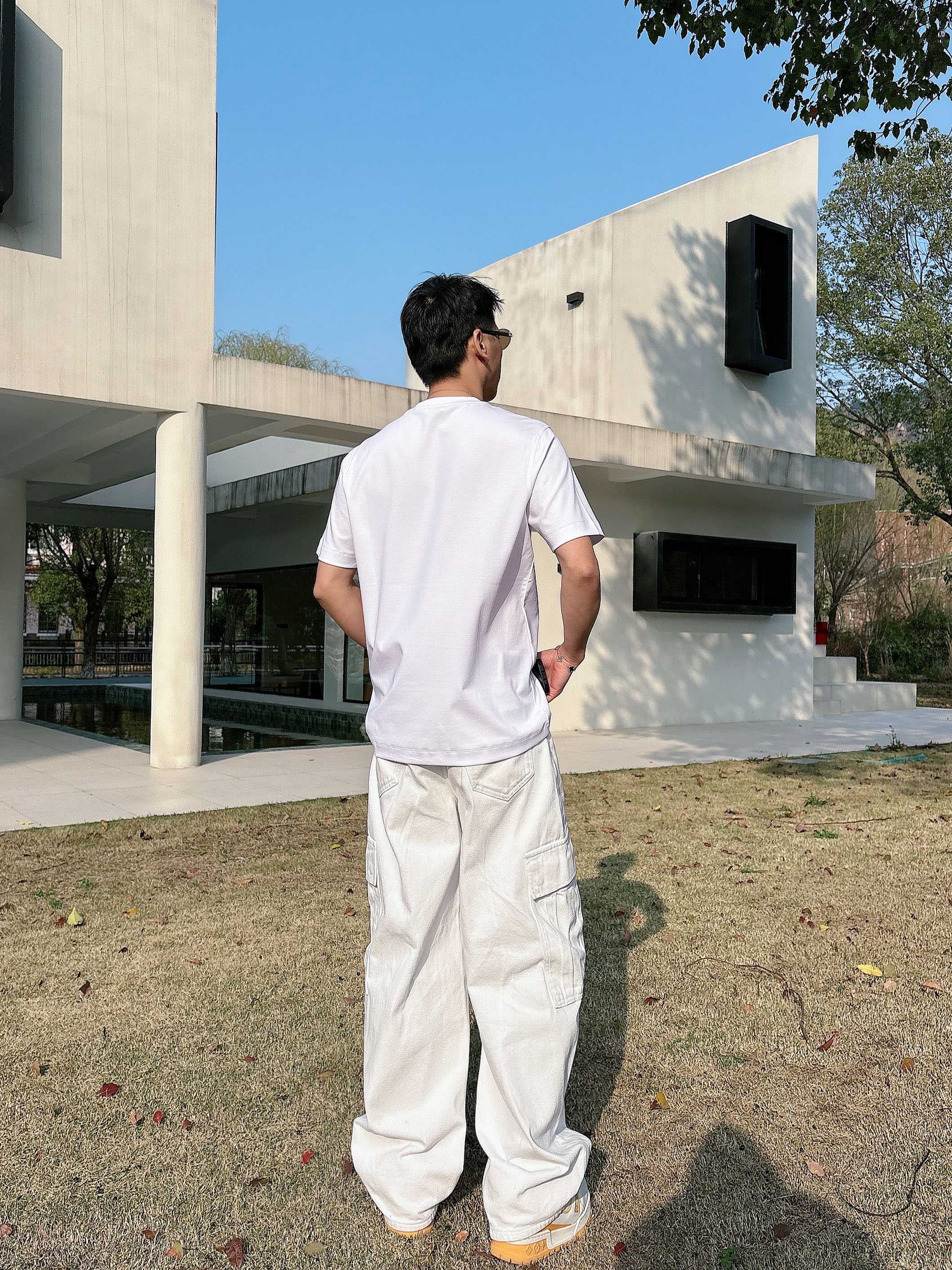【 巴宝莉 2026春夏 · 高阶定制T恤】🔹 核心面料：秘鲁进口匹马棉 × 顶级丝光工艺🔹 核心体感：