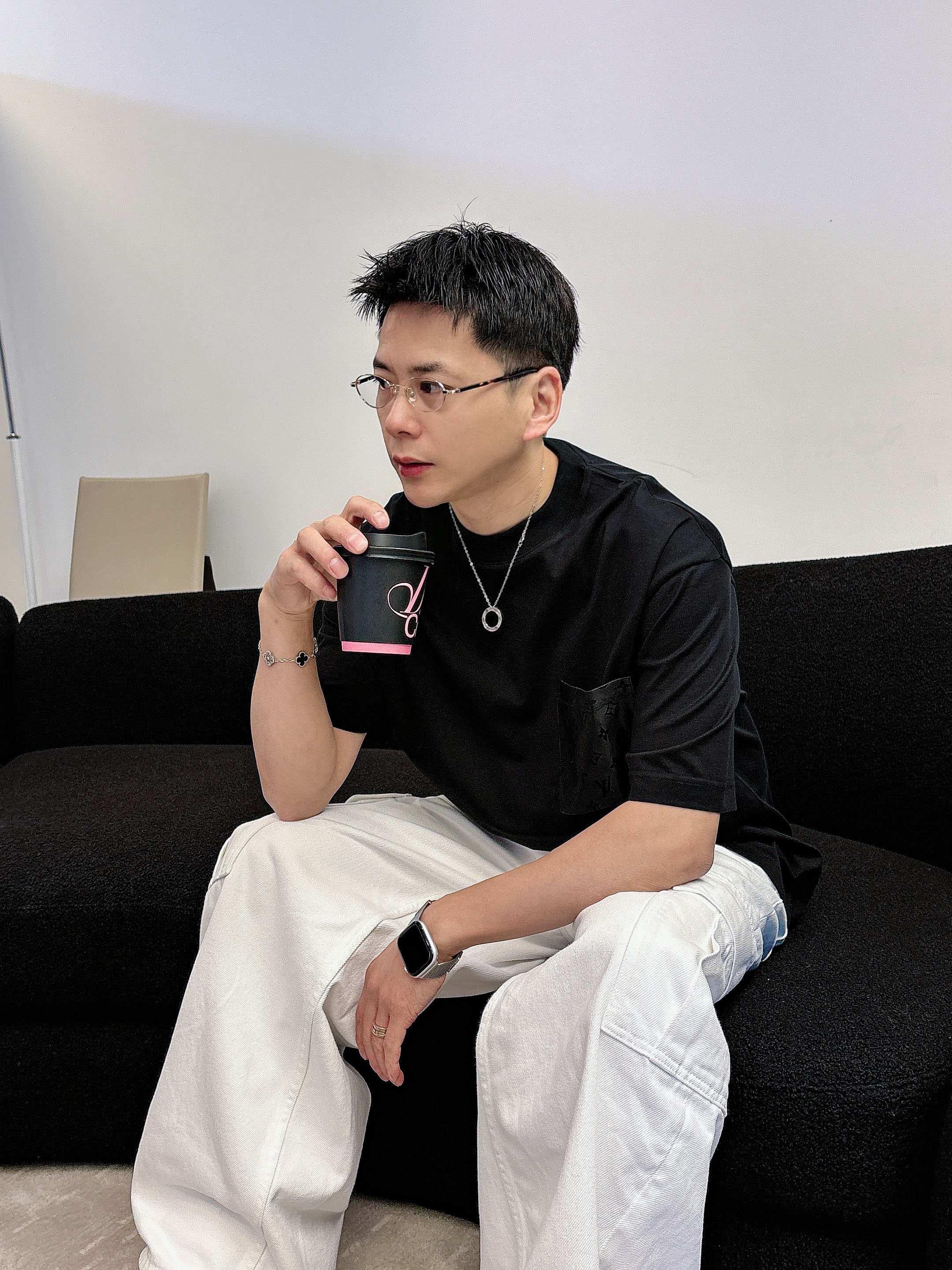 【  LV  2026春夏 · 高阶定制T恤】🔹 核心面料：秘鲁进口匹马棉 × 顶级丝光工艺🔹 核心体感