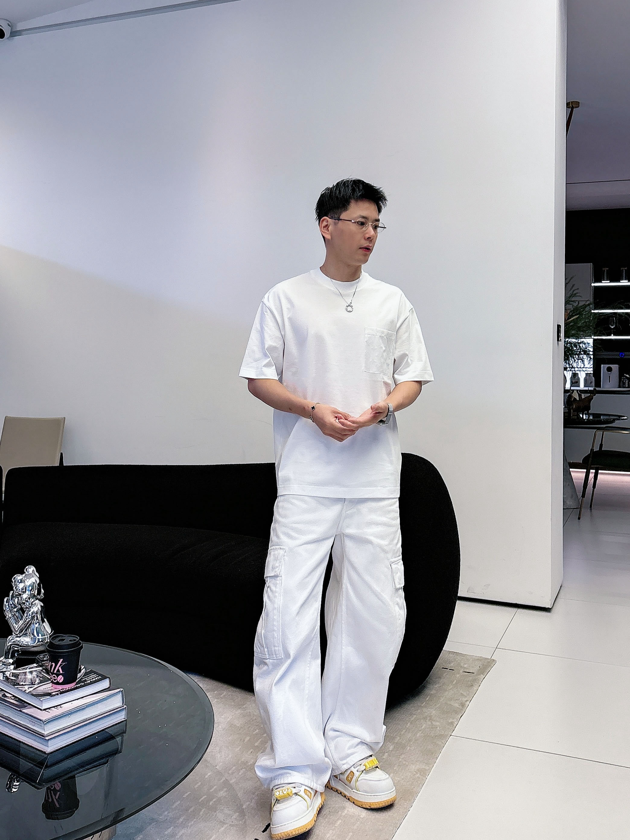【  LV  2026春夏 · 高阶定制T恤】🔹 核心面料：秘鲁进口匹马棉 × 顶级丝光工艺🔹 核心体感