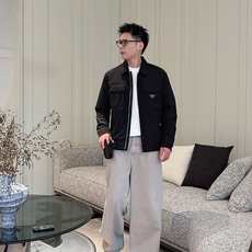 2026秋冬新款棉服冲锋衣,配备原版五金,选用G‑TEX功能性面料,拥有优秀的防风防水表现。压胶密封口袋,帽口支持调节, 2026秋冬新款棉服冲锋衣,配备原版五金,选用G‑TEX功能性面料,拥有优秀的防风防水表现。压胶密封口袋,帽口支持调节,