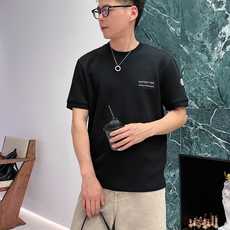 2026秋冬 圆领刺绣短袖T恤打底衫 元素性的Logo徽章凸显休闲时尚魅力,依然独领时尚风骚.内搭好伴侣… 客供高支弹力 2026秋冬 圆领刺绣短袖T恤打底衫 元素性的Logo徽章凸显休闲时尚魅力,依然独领时尚风骚.内搭好伴侣… 客供高支弹力