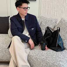 2026秋冬新款棉服冲锋衣,配备原版五金,选用G‑TEX功能性面料,拥有优秀的防风防水表现。压胶密封口袋,帽口支持调节, 2026秋冬新款棉服冲锋衣,配备原版五金,选用G‑TEX功能性面料,拥有优秀的防风防水表现。压胶密封口袋,帽口支持调节,