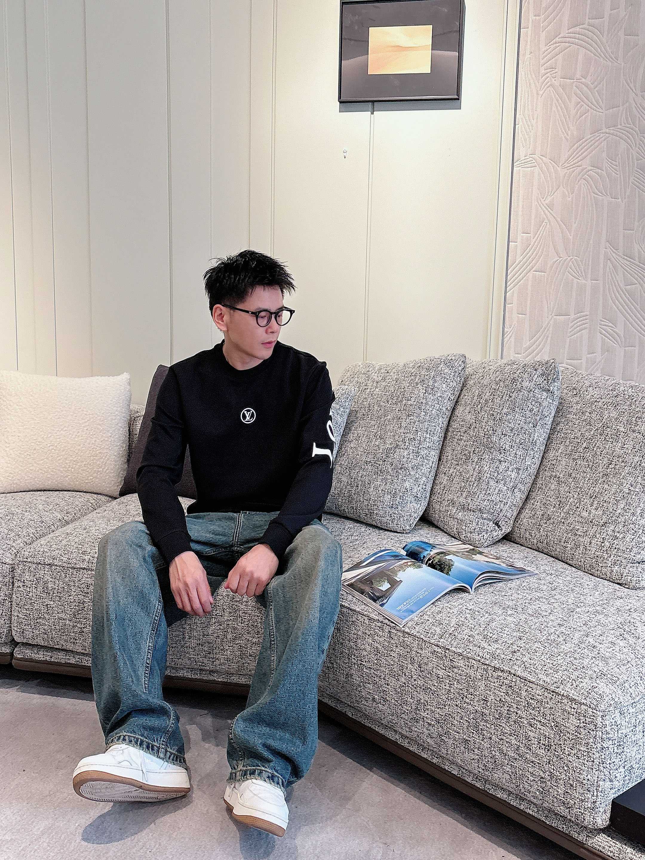 2026ss早秋最新款休闲打底 高端品质 版型面料五金都是专柜1:1定制 面料是用的100%液氨空气层棉面料 身上帅气有 2026ss早秋最新款休闲打底 高端品质 版型面料五金都是专柜1:1定制 面料是用的100%液氨空气层棉面料 身上帅气有