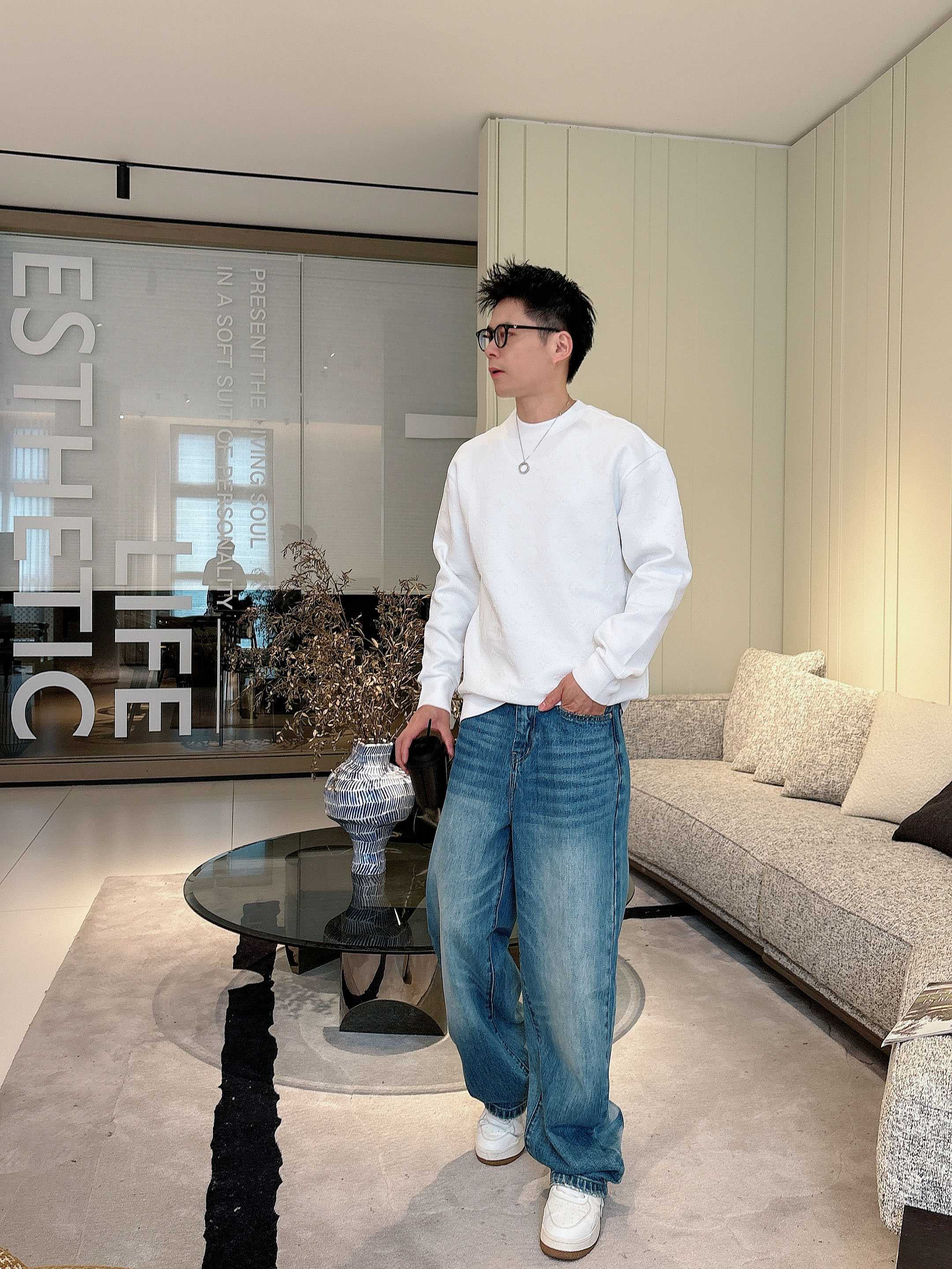2026ss早秋最新款休闲打底 高端品质 版型面料五金都是专柜1:1定制 面料是用的100%液氨空气层棉面料 身上帅气有 2026ss早秋最新款休闲打底 高端品质 版型面料五金都是专柜1:1定制 面料是用的100%液氨空气层棉面料 身上帅气有