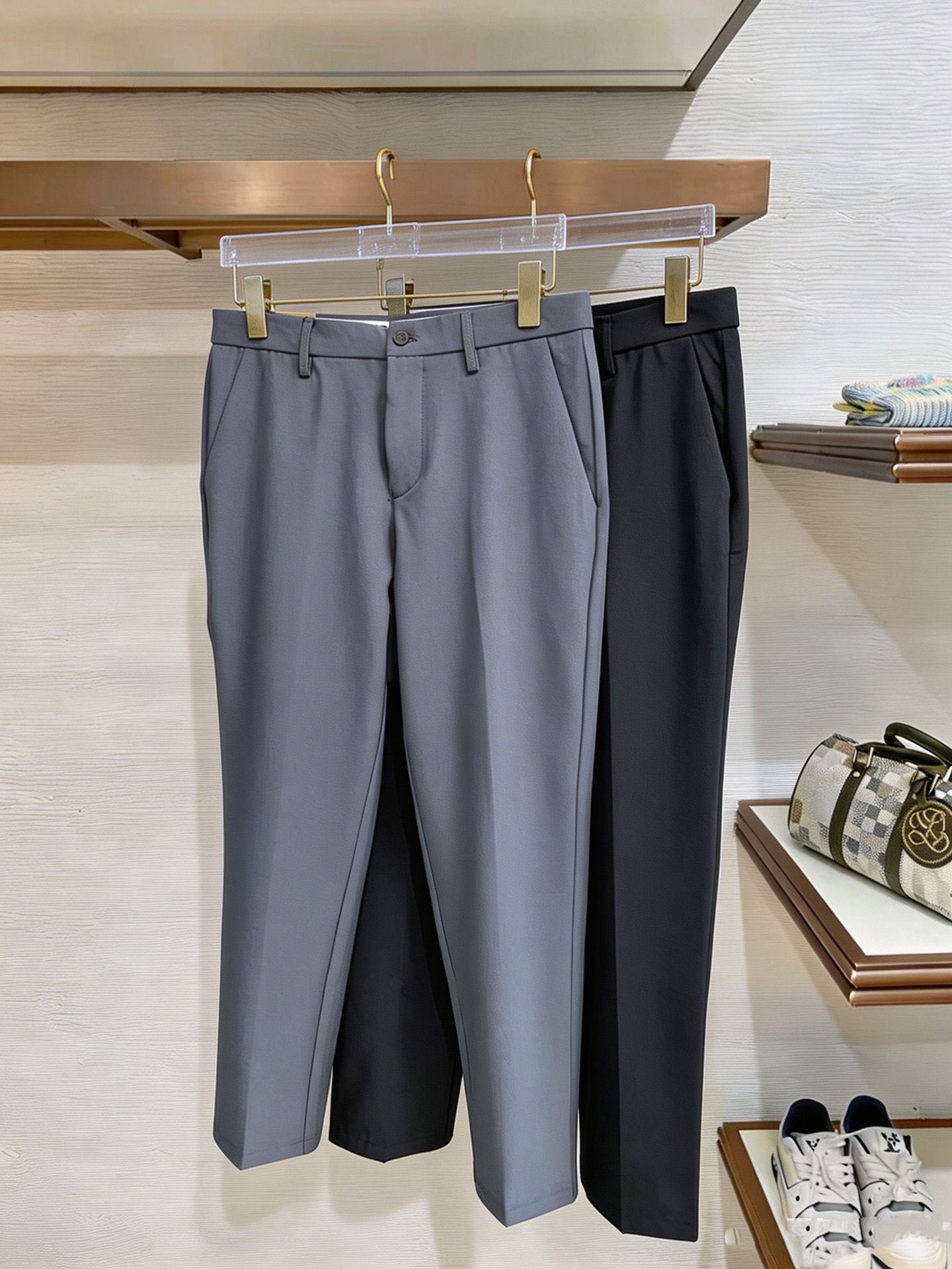 NO:927524,Burberry casual pants and trousers 2025SS autumn and winter new style, special fabric for advanced custom pants, customized original hardware, heavy craftsmanship, fine turning and routing, customized fabric, soft and comfortable, significant texture, exquisite accessories, great upper body effect, complete three standards, standard size 29-38, no 35,, burberry, burberry,19860909Burberry 巴宝莉 休闲裤 西裤2025SS秋冬新款 高级定制裤子专用面料 定制原版五金 重工工艺打造 车工走线精细 定制面料 柔软舒适 质感显著 辅料精美 上身效果超赞 三标齐全 标准尺码29-38,无35,,burberry,burberry,,Men's clothing