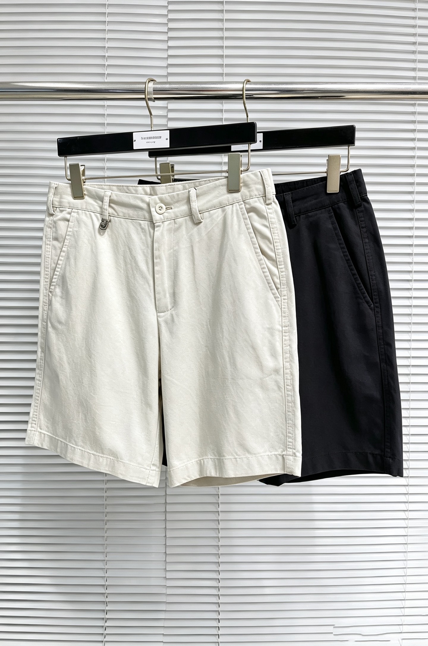 NO:918208,GUCCI Gucci 26ss new summer men's casual work shorts, advanced customized summer special technology quick-drying breathable fabric, high breathability and comfort, impeccable details, customized development of accessories, what you see is what you get, reflecting high quality. It feels delicate and soft!  Three-dimensional cutting, simple and fashionable, and the upper body shape is awesome!  Size 29–38,,gucci,shorts,19860909GUCCI 古奇 26ss夏季新款男士休闲工装短裤 高级定制夏季专用科技速干透气面料 透气舒适度高,细节无可挑剔,辅料定制开发,所见即所得,体现高品质.手感细腻柔软！立体裁剪,简单时尚,上身版型超赞！码数29–38,,gucci,shorts,,Men's clothing