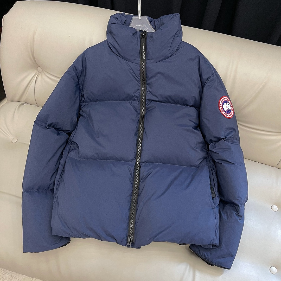 Canada Goose Lawrence short style, unisex. Classic black, embroidered logo. Fashionable, warm with 90% duck down (300g). Soft, water-resistant.-Big cat