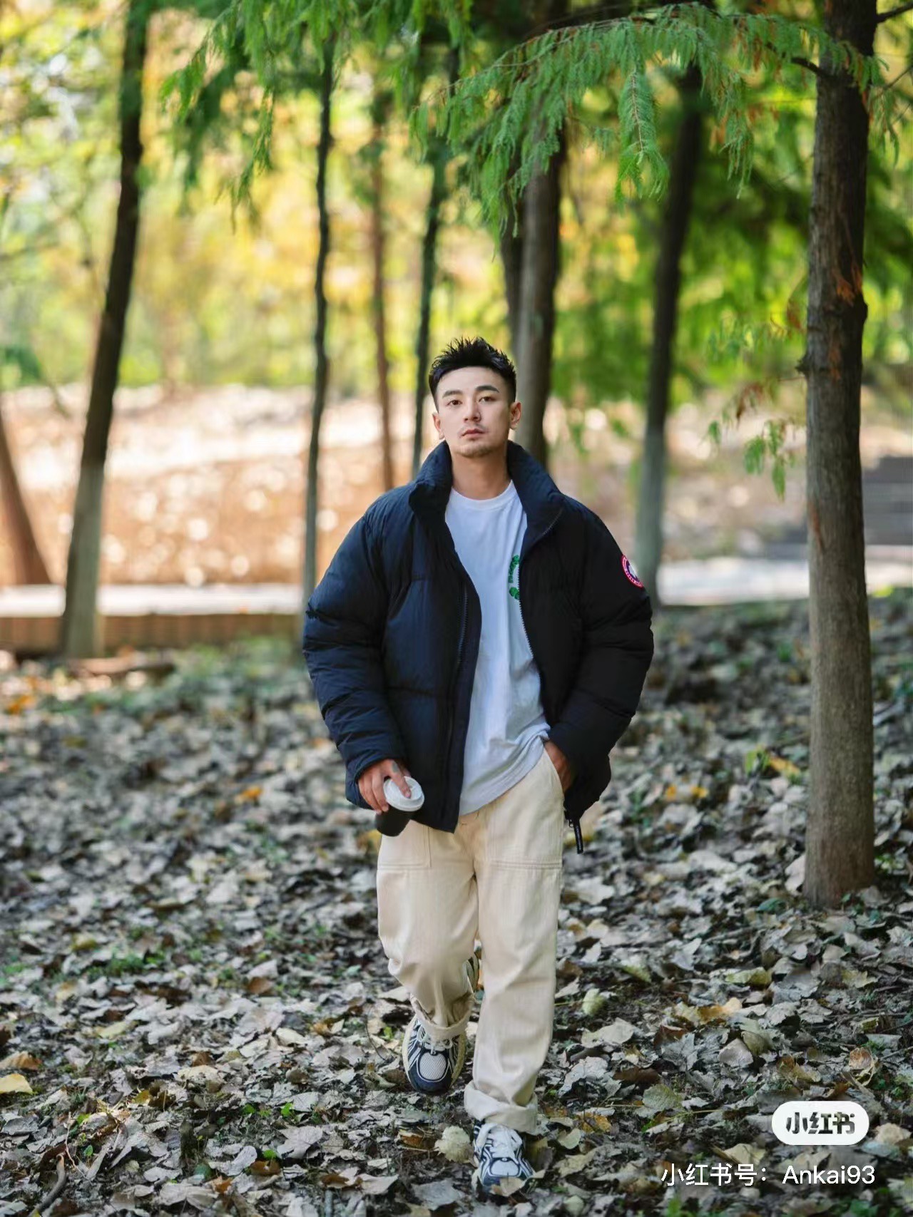 Classic black Canada Goose Lawrence jacket, stylish and warm with 90% duck feather filling. Water-resistant and fashionable.-Big cat