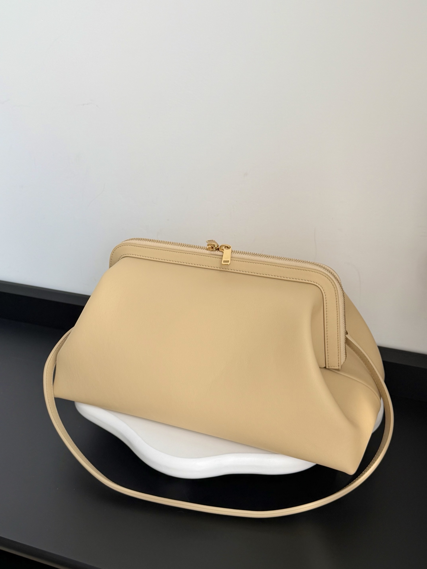 Сумка Celine Doctor Pouch бежевая