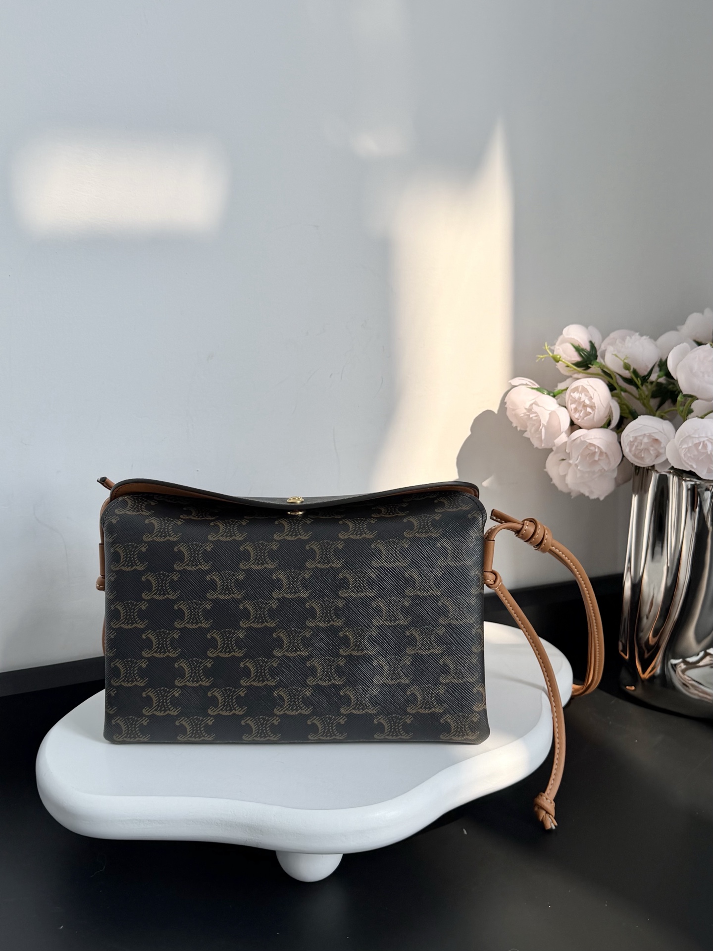 Сумка Celine Trio с узором и кожаным ремешком