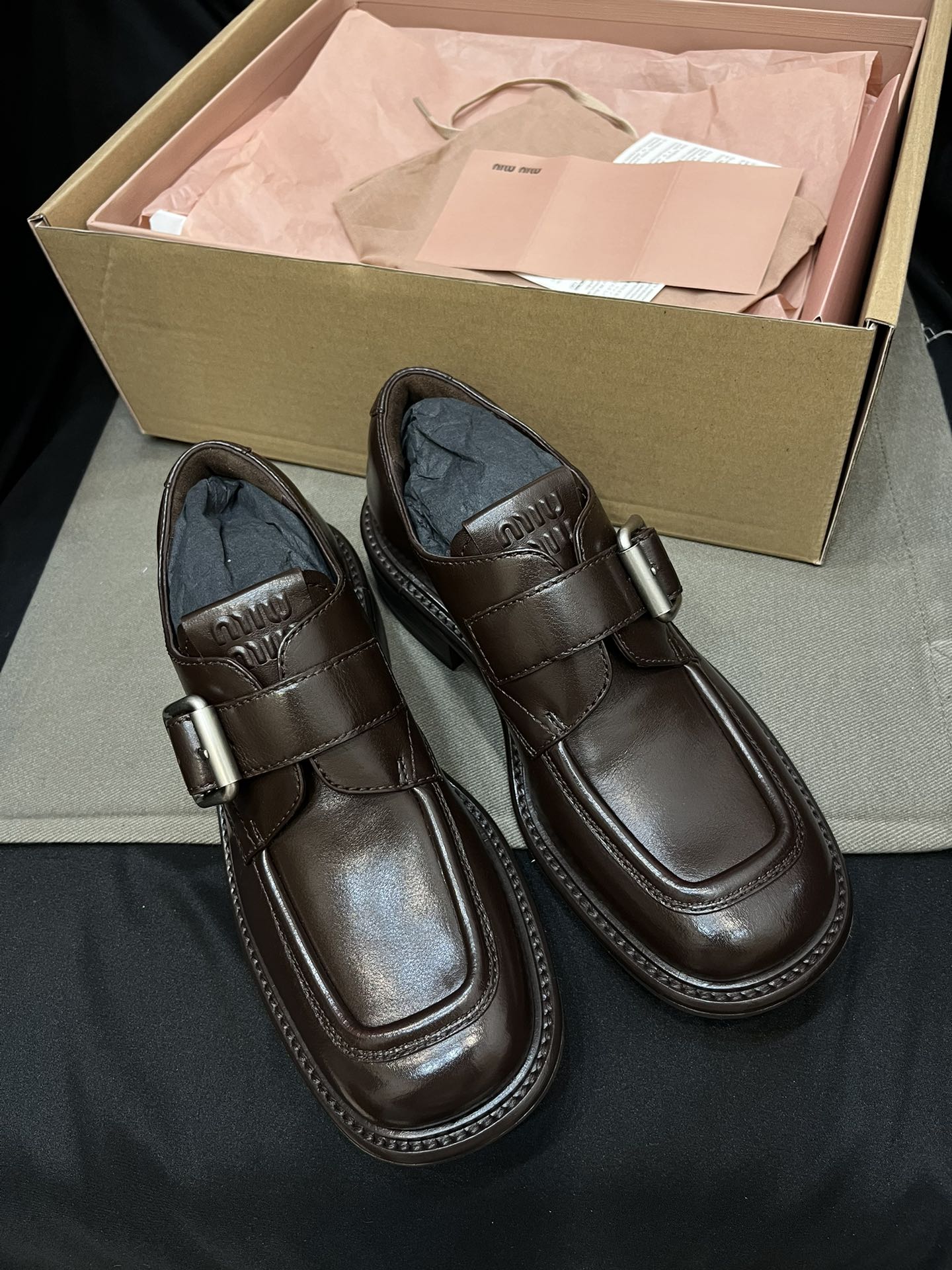 MiuMiu Sapatos Loafers Couro de vaca Fetal genuíno Borracha Vintage