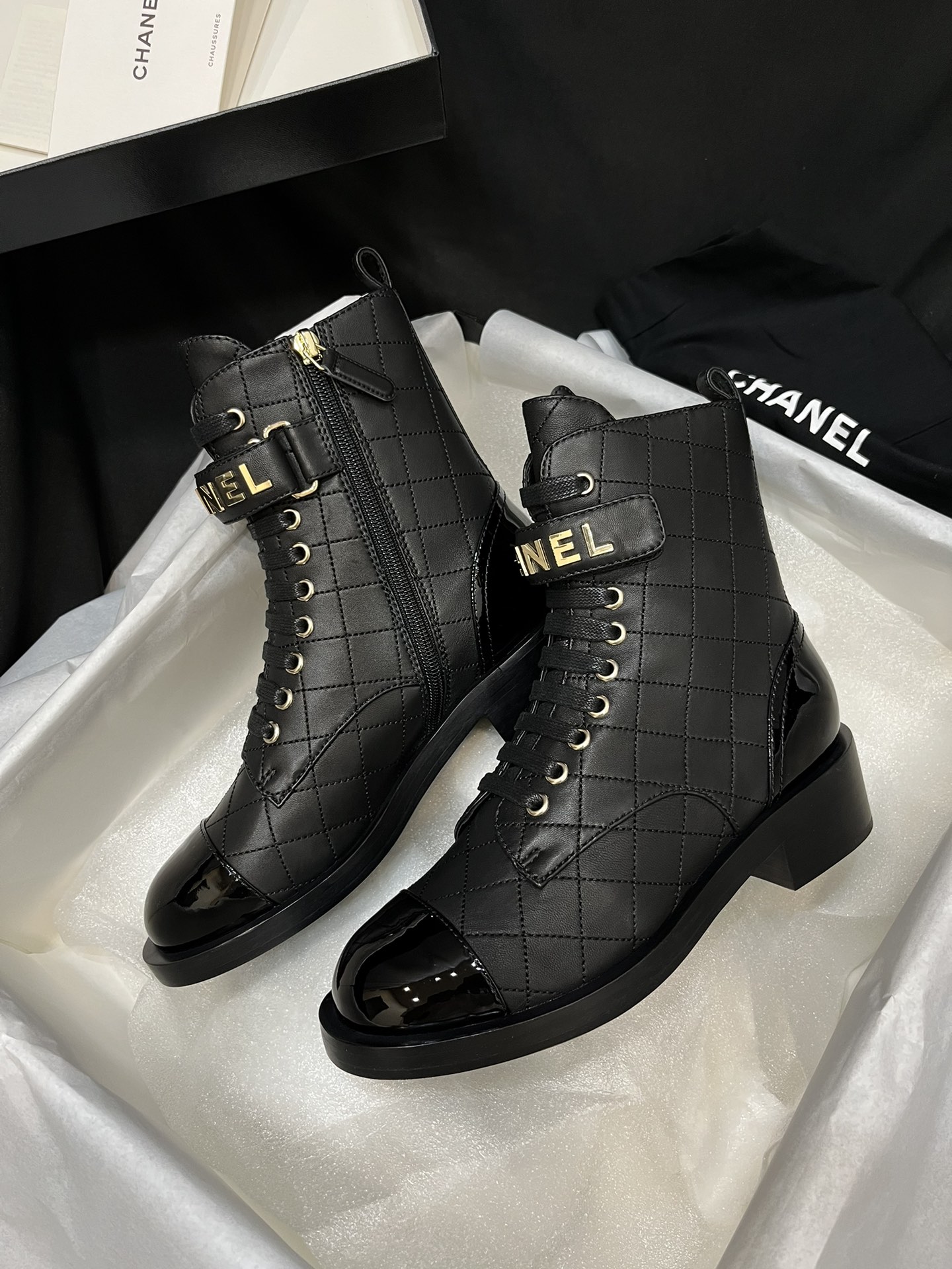 Chanel Botas Curtas Couro genuíno Pele de carneiro