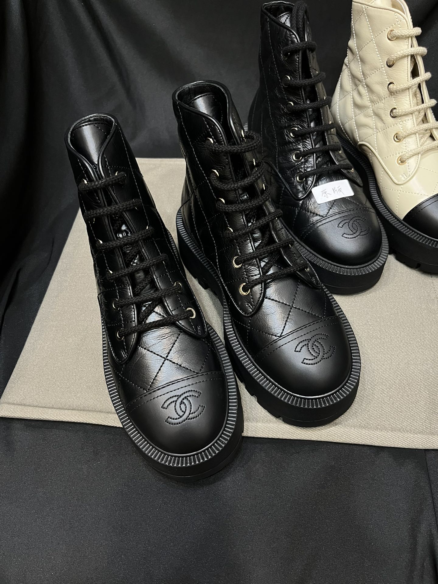 Site de alta qualidade
 Chanel Botas Curtas Réplica designer
 Pele cabra carneiro