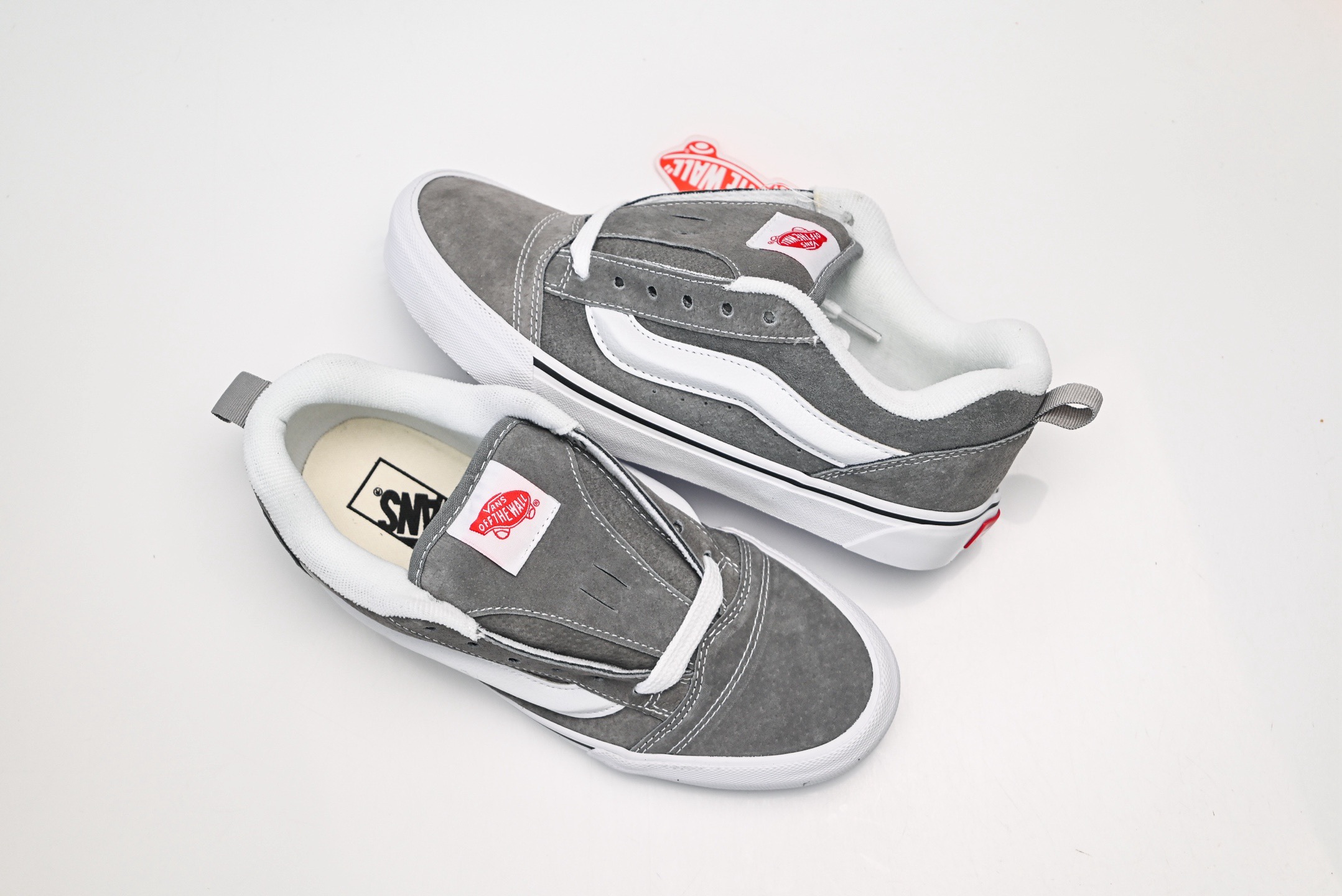 Vans Knu Skool CL 万斯范斯低帮休闲运动帆布滑板鞋 面包鞋 薄底 纯硫化 可盐可咸 夏季百搭神器-Top High Quatity Cheap Sneakers Fashion Clothing Clothes Bags handbags Shoes of all Brand wholesale With The best Quality And Beautiful Price from China Factory Chinese suppliers wholesaler seller Vans Knu Skool CL 万斯范斯低帮休闲运动帆布滑板鞋 面包鞋 薄底 纯硫化 可盐可咸 夏季百搭神器
