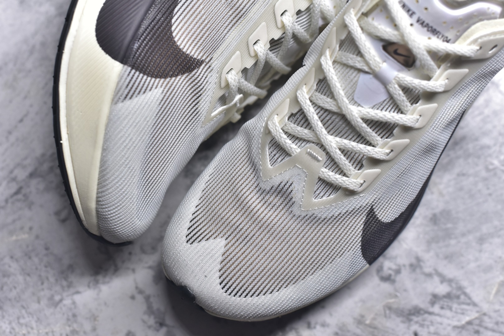 Nike ZoomX Vaporfly NEXT% 4 马拉松系列公路竞速超轻缓震跑步鞋 HV6107-100-莆田鞋,莆田鞋货源,高仿鞋,高仿鞋货源,安福档口,莆田高仿鞋,莆田鞋批发,高仿鞋批发,莆田高仿运动鞋,高仿运动鞋,莆田运动鞋 Nike ZoomX Vaporfly NEXT% 4 马拉松系列公路竞速超轻缓震跑步鞋 HV6107-100