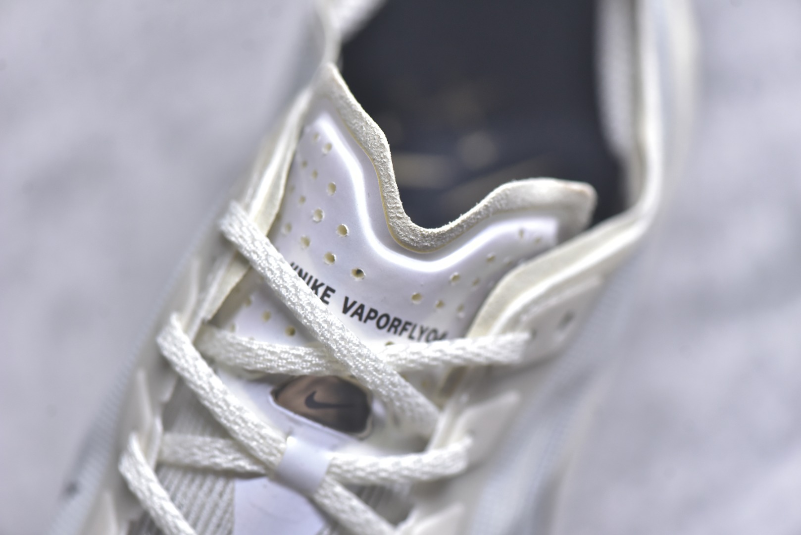 Nike ZoomX Vaporfly NEXT% 4 马拉松系列公路竞速超轻缓震跑步鞋 HV6107-100-莆田鞋,莆田鞋货源,高仿鞋,高仿鞋货源,安福档口,莆田高仿鞋,莆田鞋批发,高仿鞋批发,莆田高仿运动鞋,高仿运动鞋,莆田运动鞋 Nike ZoomX Vaporfly NEXT% 4 马拉松系列公路竞速超轻缓震跑步鞋 HV6107-100