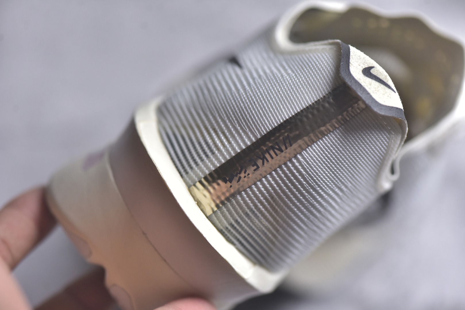 Nike ZoomX Vaporfly NEXT% 4 马拉松系列公路竞速超轻缓震跑步鞋 HV6107-100-莆田鞋,莆田鞋货源,高仿鞋,高仿鞋货源,安福档口,莆田高仿鞋,莆田鞋批发,高仿鞋批发,莆田高仿运动鞋,高仿运动鞋,莆田运动鞋 Nike ZoomX Vaporfly NEXT% 4 马拉松系列公路竞速超轻缓震跑步鞋 HV6107-100