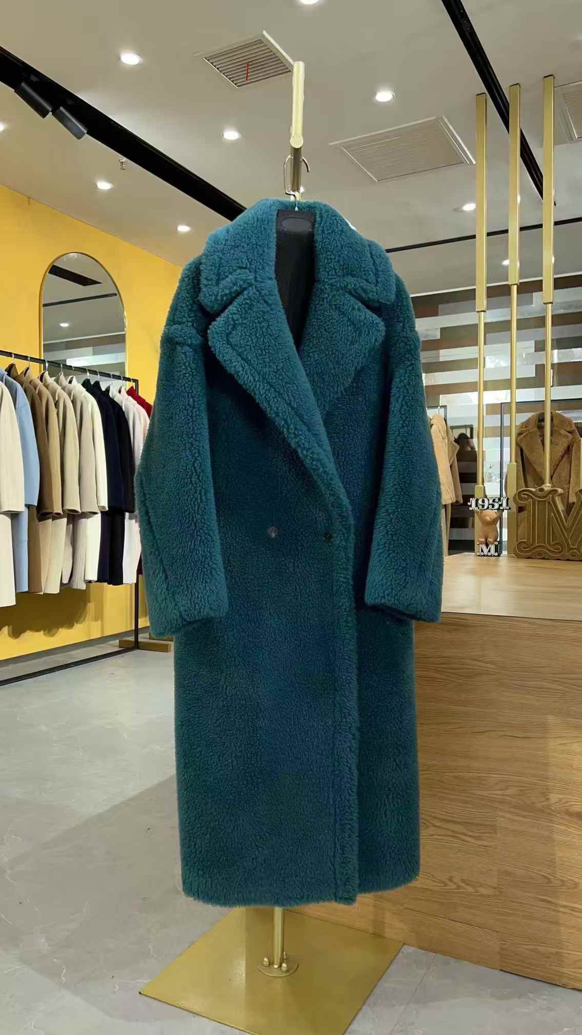 NO:637341,Teddy coat (turquoise green) new color color, ins fashion blogger owns one, Fan Bingbing, Liu Yifei, Dilmurat Dilmurat, Song Qian, Kunling, baby, Ni Ni, Liu Tao, and other international stars must go out on the street, the teddy bear that is a street photography tool, extremely cute, and an age-reducing artifact is officially launched, Maxmara-clothing, alexander wang19860909泰迪大衣（松石绿）  新款配色 ins时尚博主人手一件,范冰冰、刘亦菲、迪丽热巴、宋茜、昆凌、baby、倪妮,刘涛,等国际明星出街必备,集街拍利器,可爱至极,减龄神器于一身的泰迪熊正式上线,麦丝玛拉-服装,alexander wang,Women's clothing