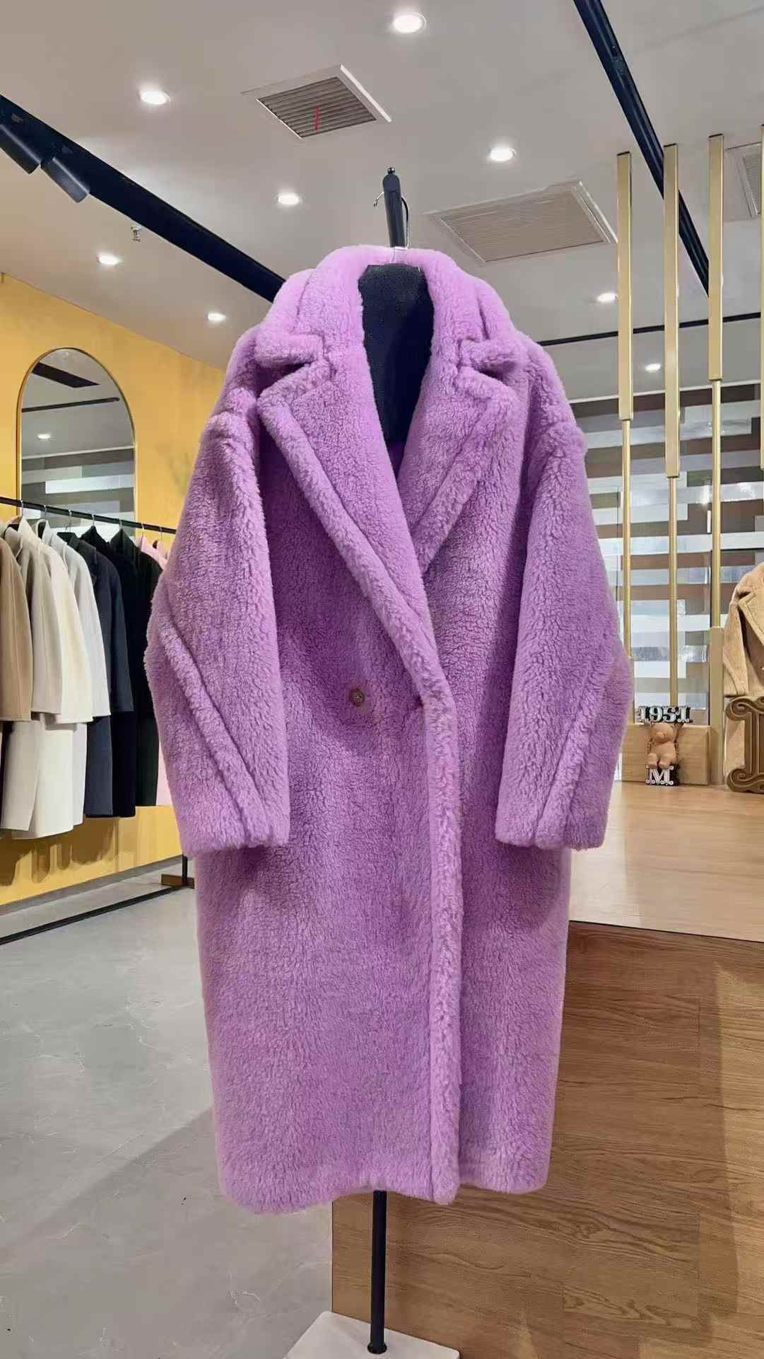NO:637354,Teddy coat (lavender) is a must-have for ins fashion bloggers, Fan Bingbing, Liu Yifei, Dilmurat Dilraba, Victoria Victoria, Kun Ling, baby, Ni Ni, Liu Tao, and other international stars. It is a street photography tool, extremely cute, and an age-reducing tool. The teddy bear is officially launched, Maxmara-clothing, alexander wang19860909泰迪大衣（淡紫） ins时尚博主人手一件,范冰冰、刘亦菲、迪丽热巴、宋茜、昆凌、baby、倪妮,刘涛,等国际明星出街必备,集街拍利器,可爱至极,减龄神器于一身的泰迪熊正式上线,麦丝玛拉-服装,alexander wang,Women's clothing