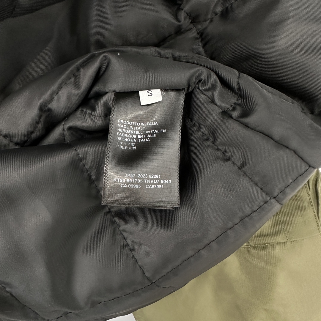 🌾 NEW｜新款棉服，进口再生尼龙面料，厚实保暖手感顺滑，工装多口袋设计实用性强，腰部抽绳可调节，长款版