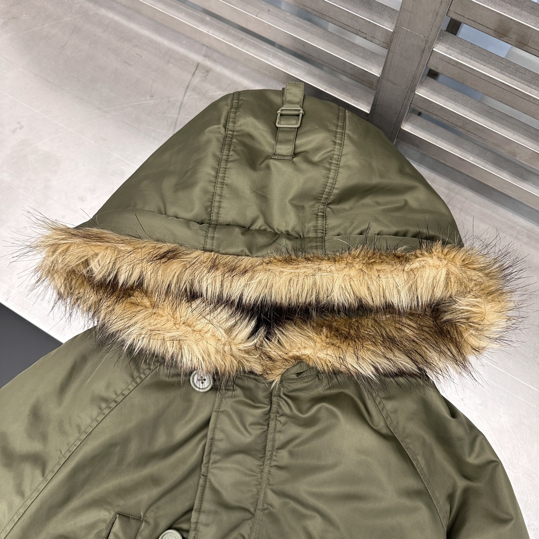 🌾 NEW｜新款棉服，进口再生尼龙面料，厚实保暖手感顺滑，工装多口袋设计实用性强，腰部抽绳可调节，长款版