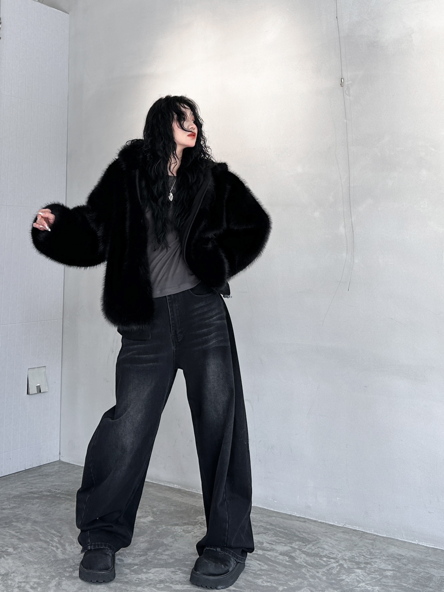 NO:577721,Parisian jacket, imported eco-friendly fur fabric, lining made of high-density granular velvet fabric, soft and close-fitting, warm and comfortable, hooded design is cute and cute, loose fit for men and women, size Sml [warm reminder that artificial fur can be manually combed to make the fur smoother, professional fur care is recommended for washing],, jackets & coats, hats, alexander wang19860909巴黎外套,进口环保皮草面布,里布采用高密度颗粒绒面料,柔软贴身保暖舒适,连帽设计俏皮可爱,宽松版型男女同款,尺码Sml［温馨提示人造毛收到可以手动梳毛会让毛毛更加顺滑,洗涤建议专业皮草护理］,,jackets & coats,hats,alexander wang,Women's clothing