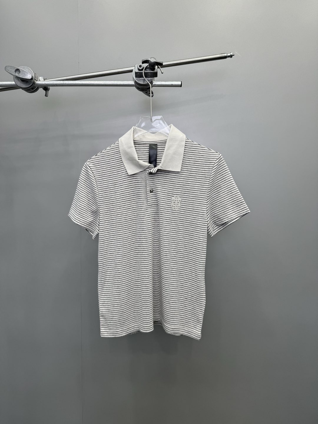 NO:295140,Croxin｜New T-shirt, ultra-high elastic cotton fabric, ultra-high elastic slimming and covering flesh, polo style, high intelligence control, classic Sanskrit embroidery on the chest with customized hardware accessories, size Sml, chrome hearts, tees, t-shirt, alexander wang19860909克罗心｜新款t恤,超高弹力棉面料,超高弹力显瘦遮肉,polo版型高智感拿捏,胸前经典梵文刺绣搭配定制五金配件,尺码Sml,,chrome hearts,tees，t-shirt,alexander wang,Women's clothing