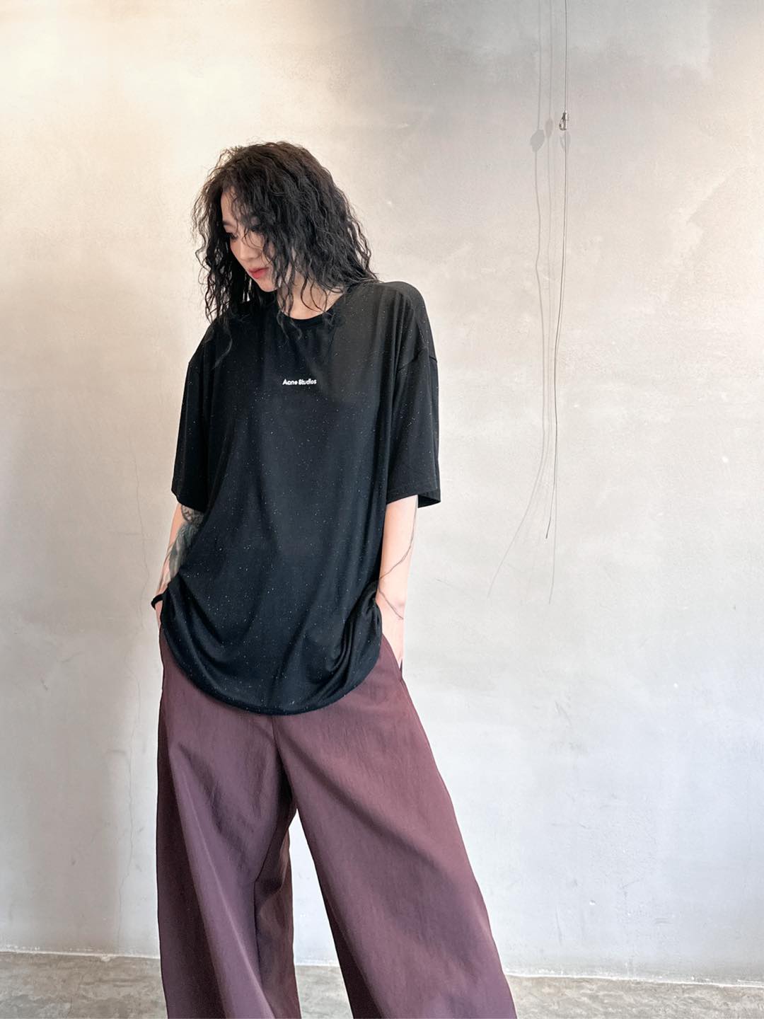 NO:295110,ACNE | New T-shirt, cotton and linen blended fabric, variegated mixed details are fully loaded, imported super dense three-dimensional plain embroidery on the chest, drooping fabric paper must have, size Sml, acne studios,tees, t-shirt, alexander wang19860909ACNE ｜新款t恤,棉麻混纺面料,杂色混织细节拉满,胸前进口超密立体平纹刺绣,垂感面料纸片人必备,尺码Sml,,acne studios,tees，t-shirt,alexander wang,Women's clothing