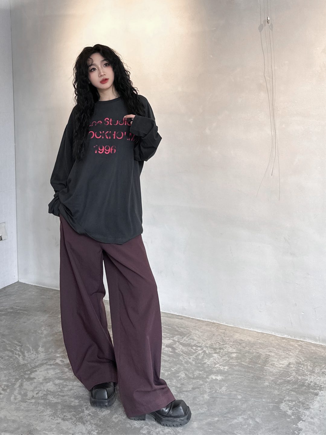 NO:295145,ACNE｜New long-sleeved T-shirt, grinding cotton fabric is soft, delicate and fleshy, the whole body is made of old color brushed and retro fashion, high-temperature watermark logo design on the chest, loose style for men and women, size Sml, acne studios,tees, t-shirt, alexander wang19860909ACNE｜新款长袖t恤,磨毛棉面料柔软细腻肉感十足,整身做旧刷色处理复古时尚,胸前搭配高温水印logo设计,宽松版型男女同款,尺码Sml,,acne studios,tees，t-shirt,alexander wang,Women's clothing