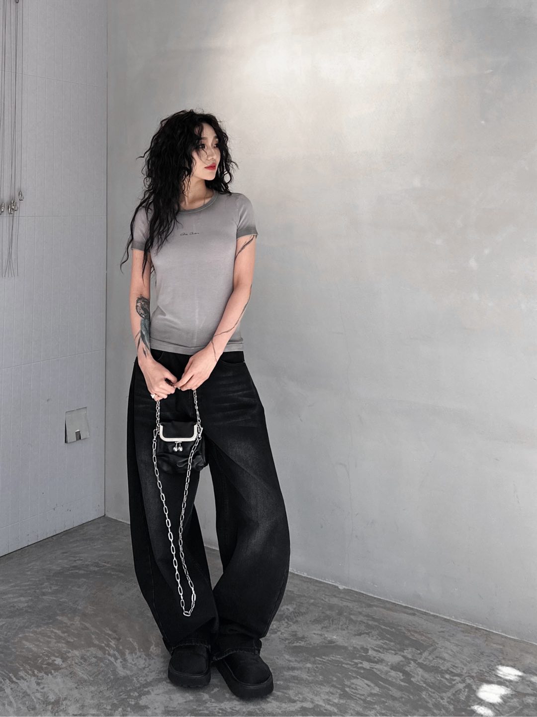 NO:295983,Rick owns | New T-shirt, high elastic cotton fabric, soft and comfortable body, three-dimensional embroidery logo decoration on the chest, color spraying technology, dirtyfit feeling, size Sml, tees, t-shirt, alexander wang19860909Rick owns ｜新款t恤,高弹力棉面料,柔软贴身上身舒适,胸前立体刺绣logo装饰,整身喷色工艺dirtyfit感十足,尺码Sml,,tees，t-shirt,alexander wang,Women's clothing