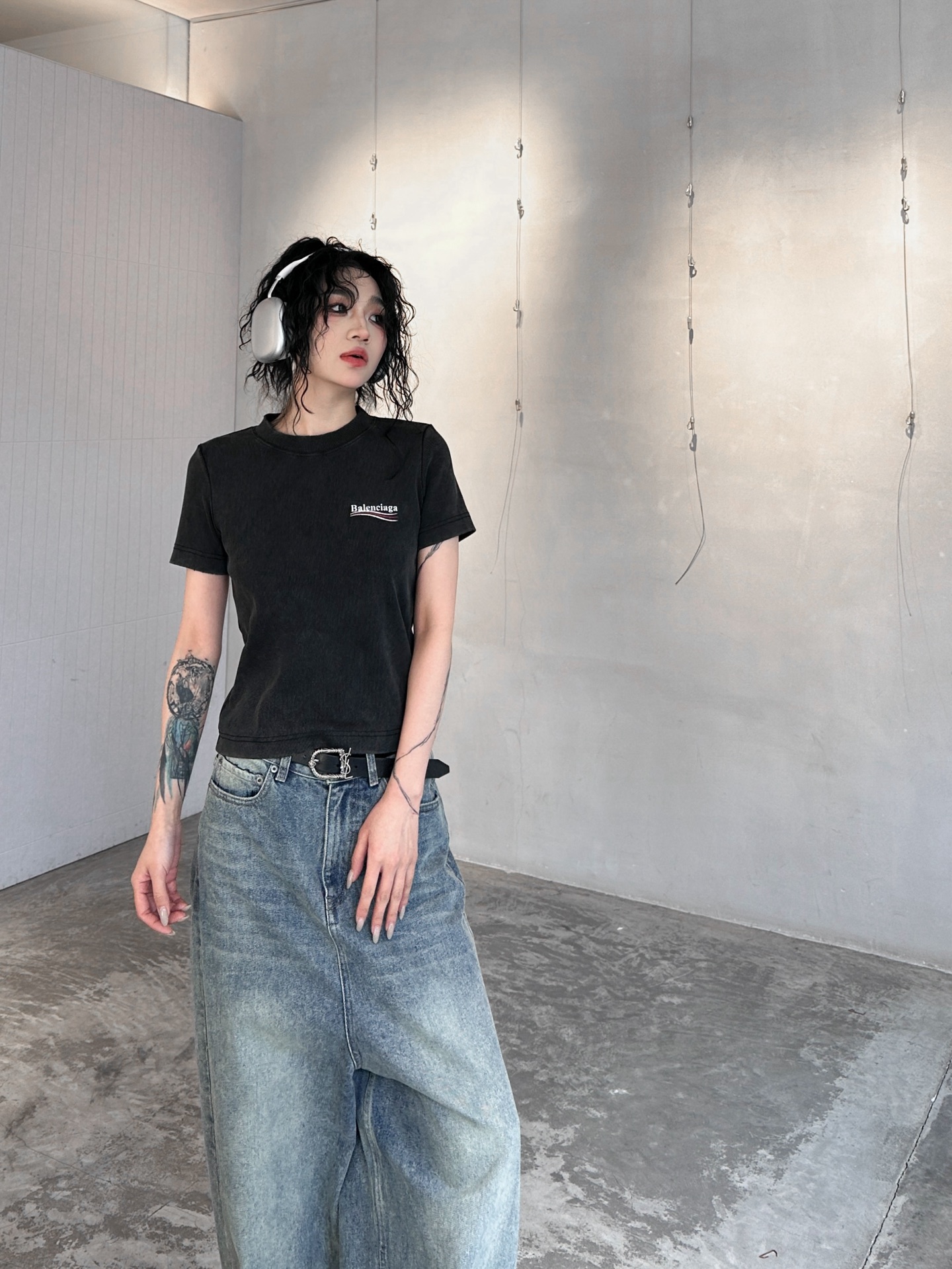 NO:297218,NEW｜Coca-Cola new T-shirt, high elastic cotton fabric, pit knitted slim fit and slim, with Cola offset printing on the front and back of the chest, full of design, short style, small and friendly, size Sml, tees, t-shirt, alexander wang19860909NEW｜可口可乐联名新款t恤,高弹力棉面料,坑条针织修身显瘦,胸前后背搭配可乐胶印设计感十足,短款版型小个子友好,尺码Sml,,tees，t-shirt,alexander wang,Women's clothing