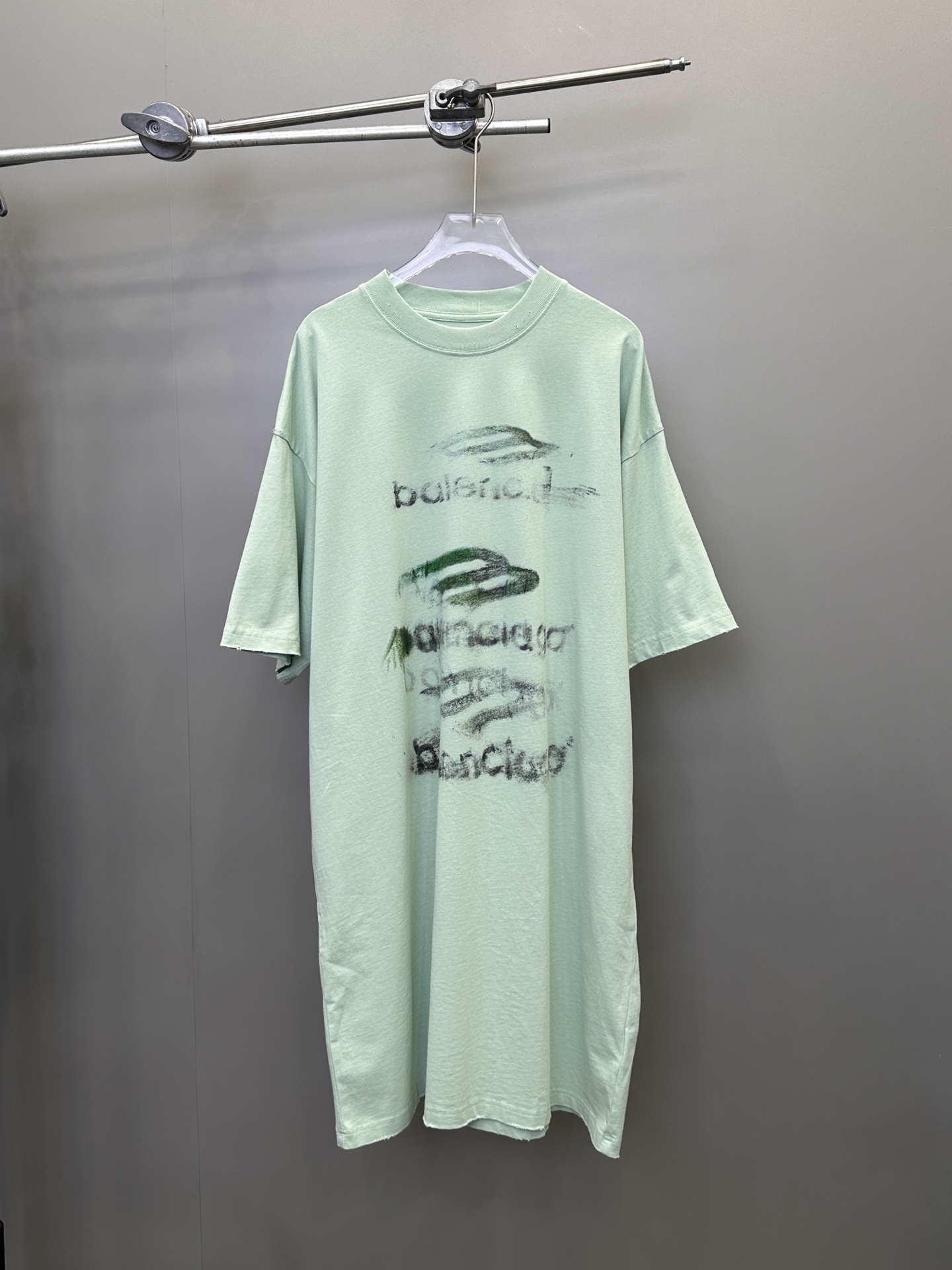 NO:325241,NEW｜New T-skirt, pure cotton fabric, neckline two-pin reinforcement, machine wash, not easy to deform, latest printed design on the chest, loose style is not picky, size Sml [Washing instructions cotton, recommended to wash with gentle force, use warm water or cold water below 30℃, the dark and light colors are separated when washing, and it is not suitable to be exposed to the sun], skirts, alexander wang19860909NEW｜新款t裙,纯棉面料,领口二本针加固,机洗不易变形,胸前最新印花设计, 宽松版型不挑人,尺码Sml［洗涤须知棉质 建议手洗,力度轻柔,使用30℃以下温水或冷水洗涤,洗涤时深浅颜色分开,不宜暴晒］,,skirts,alexander wang,Women's clothing