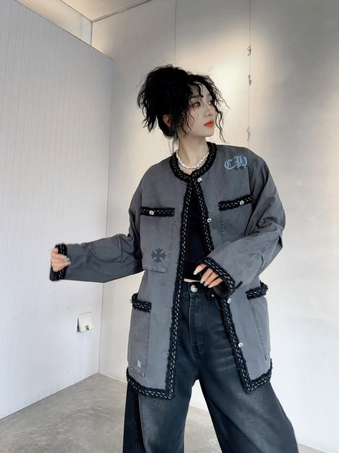 NO:314389,Croxin｜New jacket, pure cotton denim cloth, thick texture, fixed dye fabric spliced ​​cross logo, paired with open mold custom hardware accessories, elastic band on the hem, loose style for men and women, size Sml, chrome hearts, jackets & coats, alexander wang19860909克罗心｜新款外套,纯棉牛仔面布,厚实有质感,定染面料拼接十字架徽标,搭配开模定制五金配件,下摆弹力带松紧,宽松版型男女同款,尺码Sml,,chrome hearts,jackets & coats,alexander wang,Women's clothing