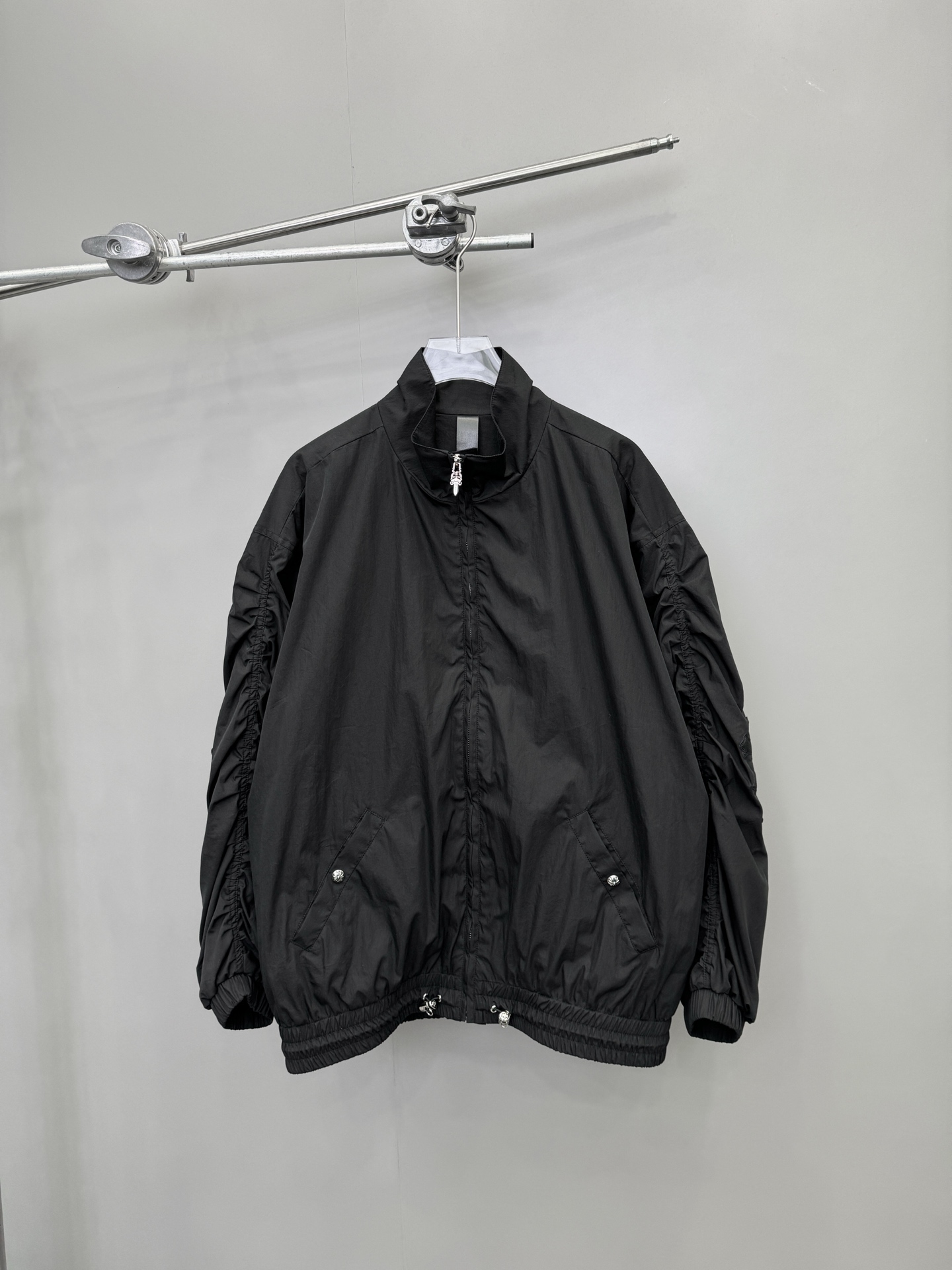 NO:315775,Croxin｜New windbreaker jacket, pure cotton fabric, thick texture, fixed dye fabric with open mold custom hardware accessories, elastic band on the hem, loose style for men and women, size Sml, chrome hearts, jackets & coats, alexander wang19860909克罗心｜新款风衣外套,纯棉面布,厚实有质感,定染面料搭配开模定制五金配件,下摆弹力带松紧,宽松版型男女同款,尺码Sml,,chrome hearts,jackets & coats,alexander wang,Women's clothing