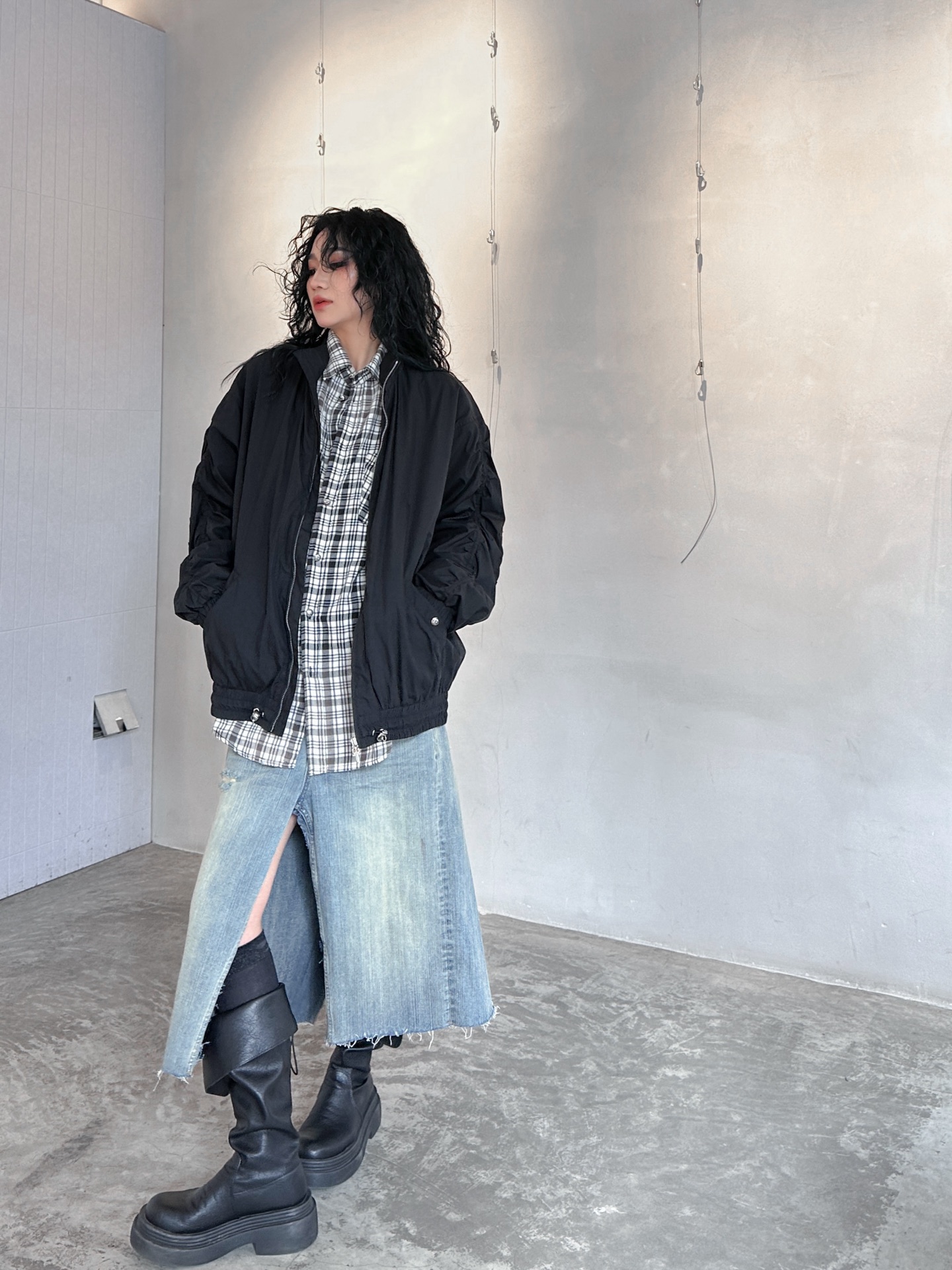 NO:315778,Croxin｜New windbreaker jacket, pure cotton fabric, thick texture, fixed dye fabric with open mold custom hardware accessories, elastic band on the hem, loose style for men and women, size Sml, chrome hearts, jackets & coats, alexander wang19860909克罗心｜新款风衣外套,纯棉面布,厚实有质感,定染面料搭配开模定制五金配件,下摆弹力带松紧,宽松版型男女同款,尺码Sml,,chrome hearts,jackets & coats,alexander wang,Women's clothing