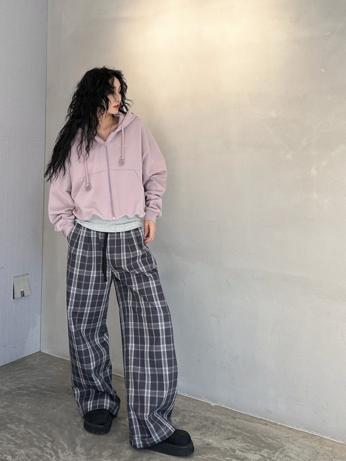 NO:315787,ACNE｜New sweatshirt cardigan, pure cotton wool fabric, high gram weight, thick texture, fixed dye fabric looks white, imported ultra-tight plain embroidery on the front and back of the chest, good helper for short style layering, size Sml, acne studios, hoodie, sweatshirts, alexander wang19860909ACNE｜新款卫衣开衫,纯棉毛圈面料,高克重手感厚实有质感,定染面料显白满分,胸前后背进口超密平纹刺绣,短款版型叠穿好帮手,尺码Sml,,acne studios,hoodie,sweatshirts,alexander wang,Women's clothing