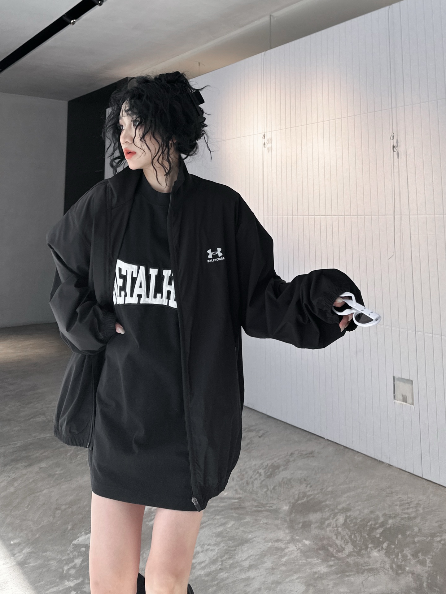 NO:315764,NEW｜New skin clothing, imported technology fiber fabric, ultra-thin breathable sun protection, windbreaker style is very handsome, imported offset printing on the front and back of the chest, elastic band design at the hem, loose style for men and women, size Sml, alexander wang19860909NEW｜新款皮肤衣,进口科技纤维面料,超薄透气防晒,风衣版型帅气十足,胸前后背进口胶印,下摆松紧带设计,宽松版型男女同款,尺码Sml,,alexander wang,Women's clothing