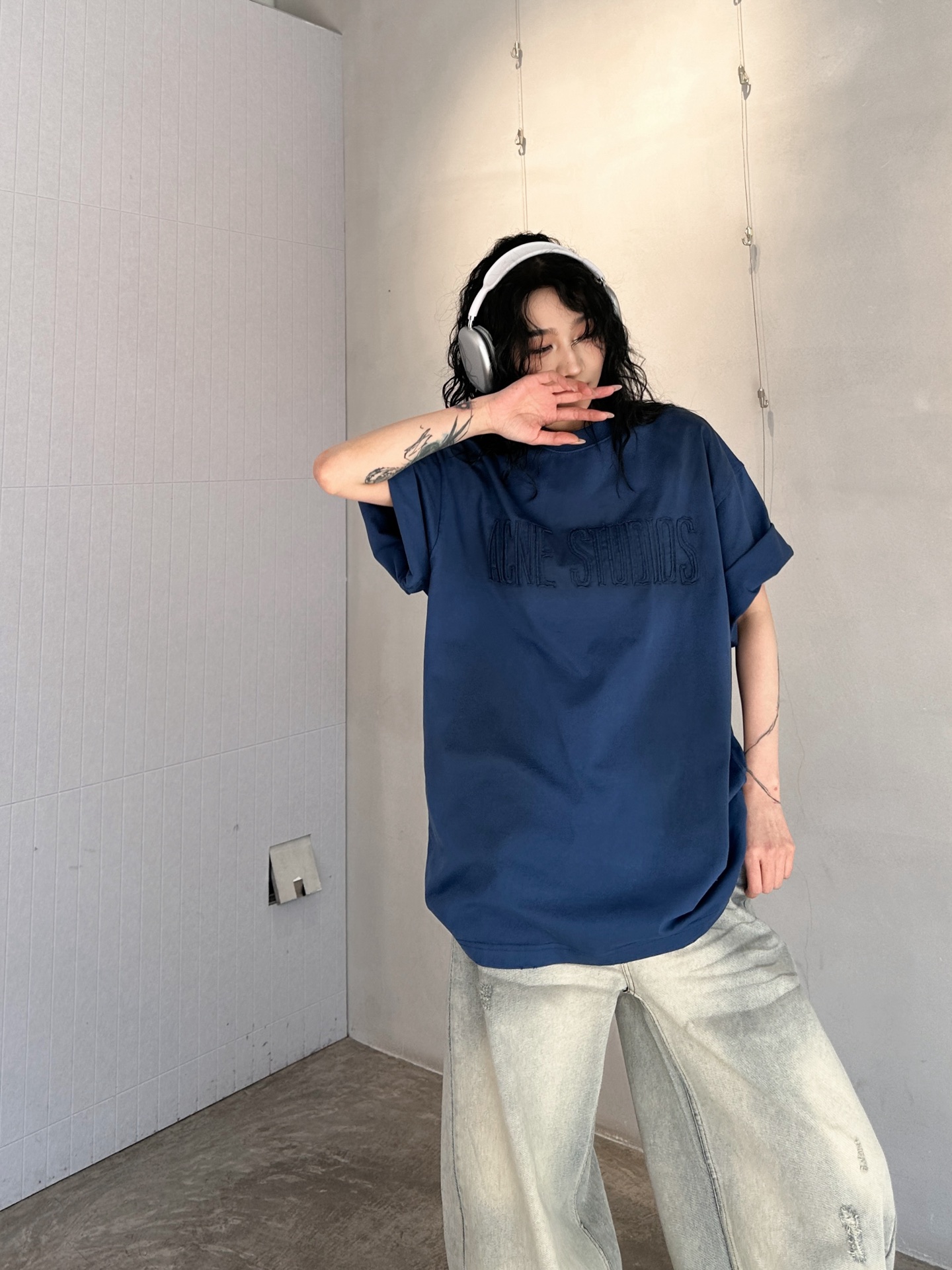 NO:315767,NEW｜New T-shirt, pure cotton fabric is soft and comfortable, neckline two-pin reinforcement machine wash and not easy to deform, chest empty needle embroidery logo decoration, loose style for men and women, size Sml, tees, t-shirt, alexander wang19860909NEW｜新款t恤,纯棉面料柔软舒适,领口二本针加固机洗不易变形,胸前空针刺绣logo装饰,宽松版型男女同款,尺码Sml,,tees，t-shirt,alexander wang,Women's clothing