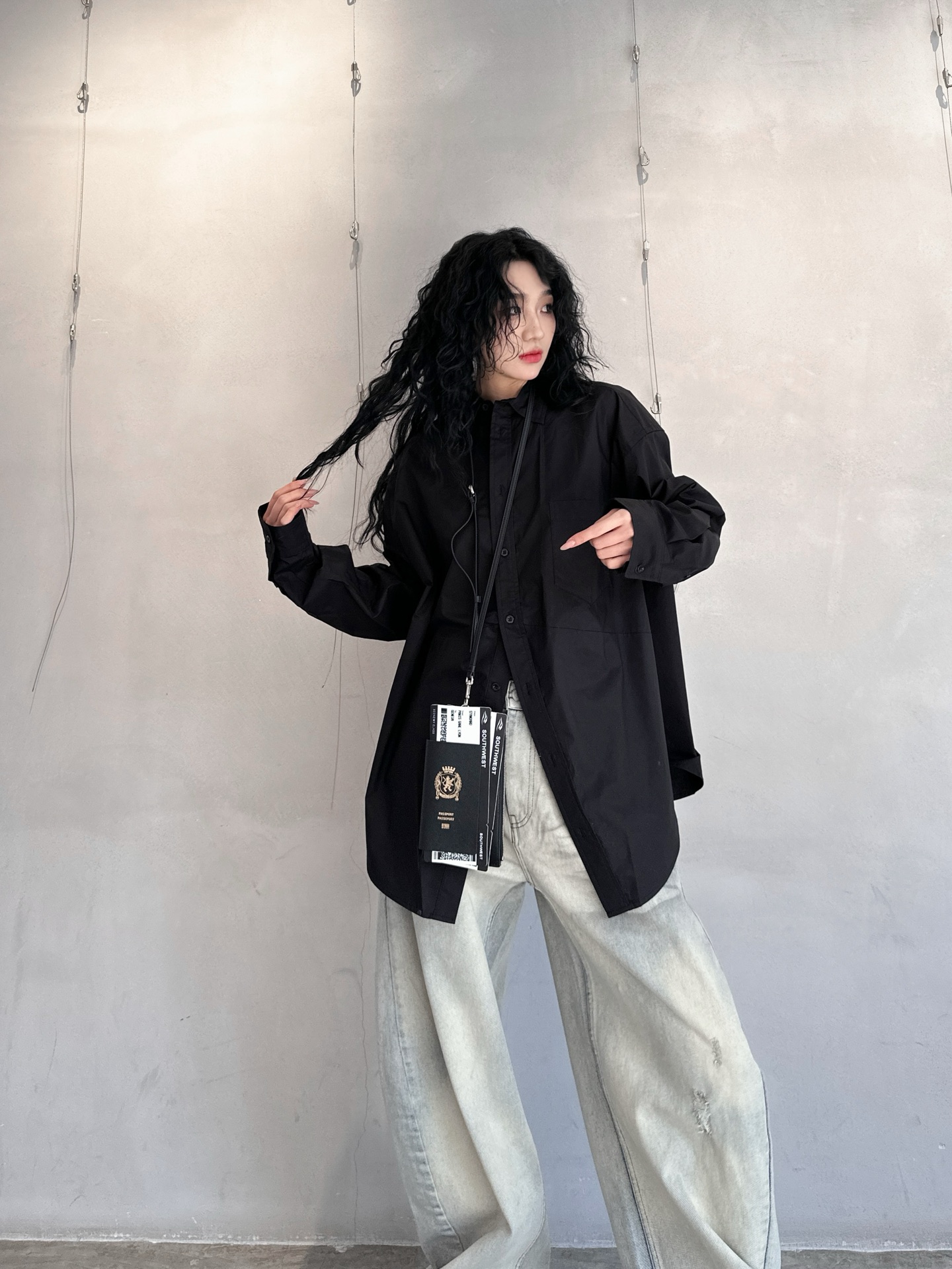 NO:308862,Paris | New imported cotton loose silhouette shirt, neckline letter embroidery, size SML, shirts, alexander wang19860909巴黎｜新款进口全棉宽松廓形衬衫,领口字母刺绣,尺码SML,,shirts,alexander wang,Women's clothing