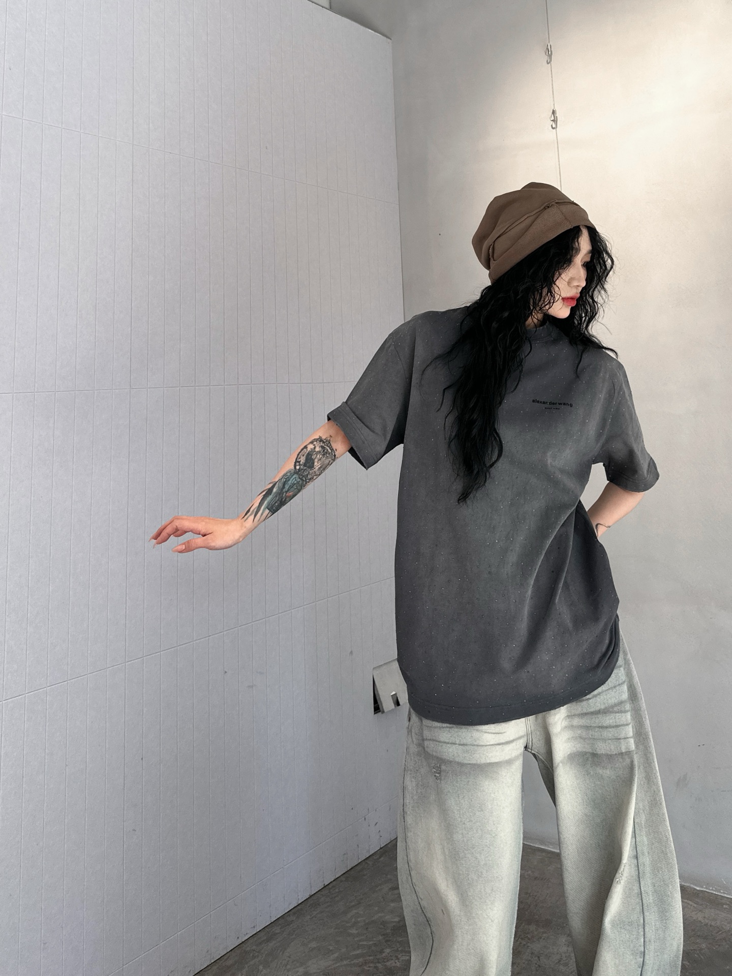 NO:308850,King｜New Heavy Industry Star High Temperature Crystal Diamond Washing Water Fried Color T-shirt. Size SML, alexander wang,tees, t-shirt, alexander wang19860909大王｜新款重工满天星高温烫钻洗水炒色T恤.尺码SML,,alexander wang,tees，t-shirt,alexander wang,Women's clothing