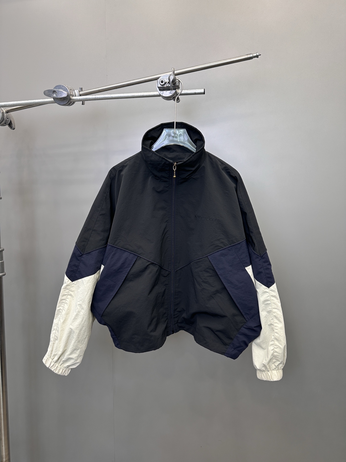NO:308855,ACNE｜New color block retro style jacket, three-dimensional letter embroidery, fabric composite nylon. Size SML, acne studios, jackets & coats, alexander wang19860909ACNE｜新款拼色复古风夹克,立体字母刺绣,面料复合尼龙.尺码 SML,,acne studios,jackets & coats,alexander wang,Women's clothing