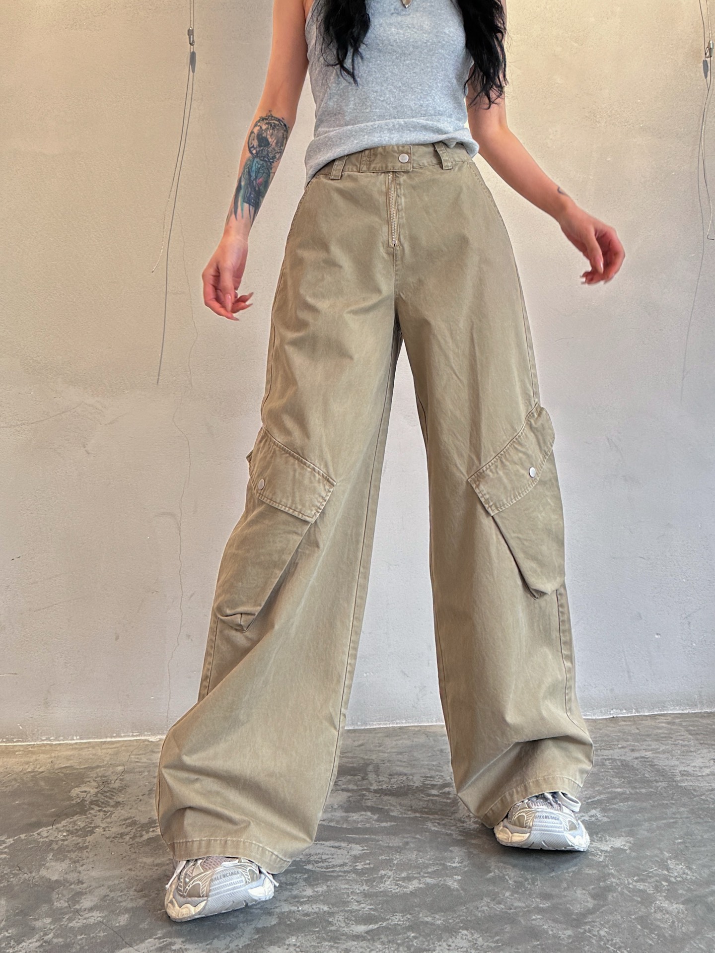 NO:308863,ACNE｜New retro wash water multi-pocket work pants, 100% cotton fabric, very easy to match pants Size SML, acne studios, alexander wang19860909ACNE｜新款复古洗水多口袋休工装裤,面料百分百棉,裤型超好搭配 尺码SML,,acne studios,alexander wang,Women's clothing