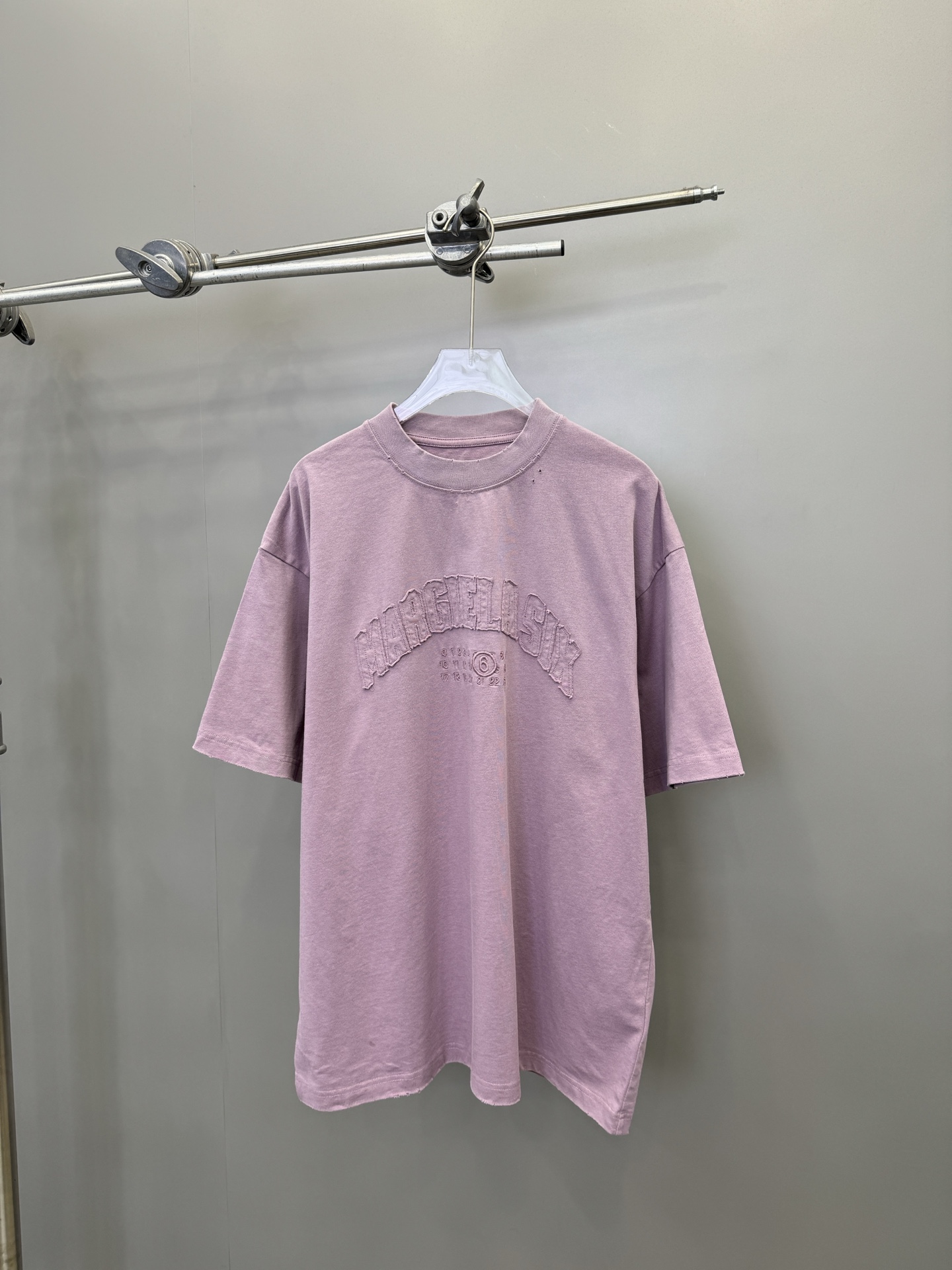 NO:309897,MM6｜New patch embroidery wash water T, 100% cotton, soft, comfortable and super skin-friendly, chest embroidery logo decoration, loose style same as men and women Size SML,,masion margiela,alexander wang19860909MM6｜新款贴布绣洗水T,百分百棉,柔软舒适超亲肤,胸前刺绣标logo装饰,宽松版型男女同款 尺码SML,,masion margiela,alexander wang,Women's clothing