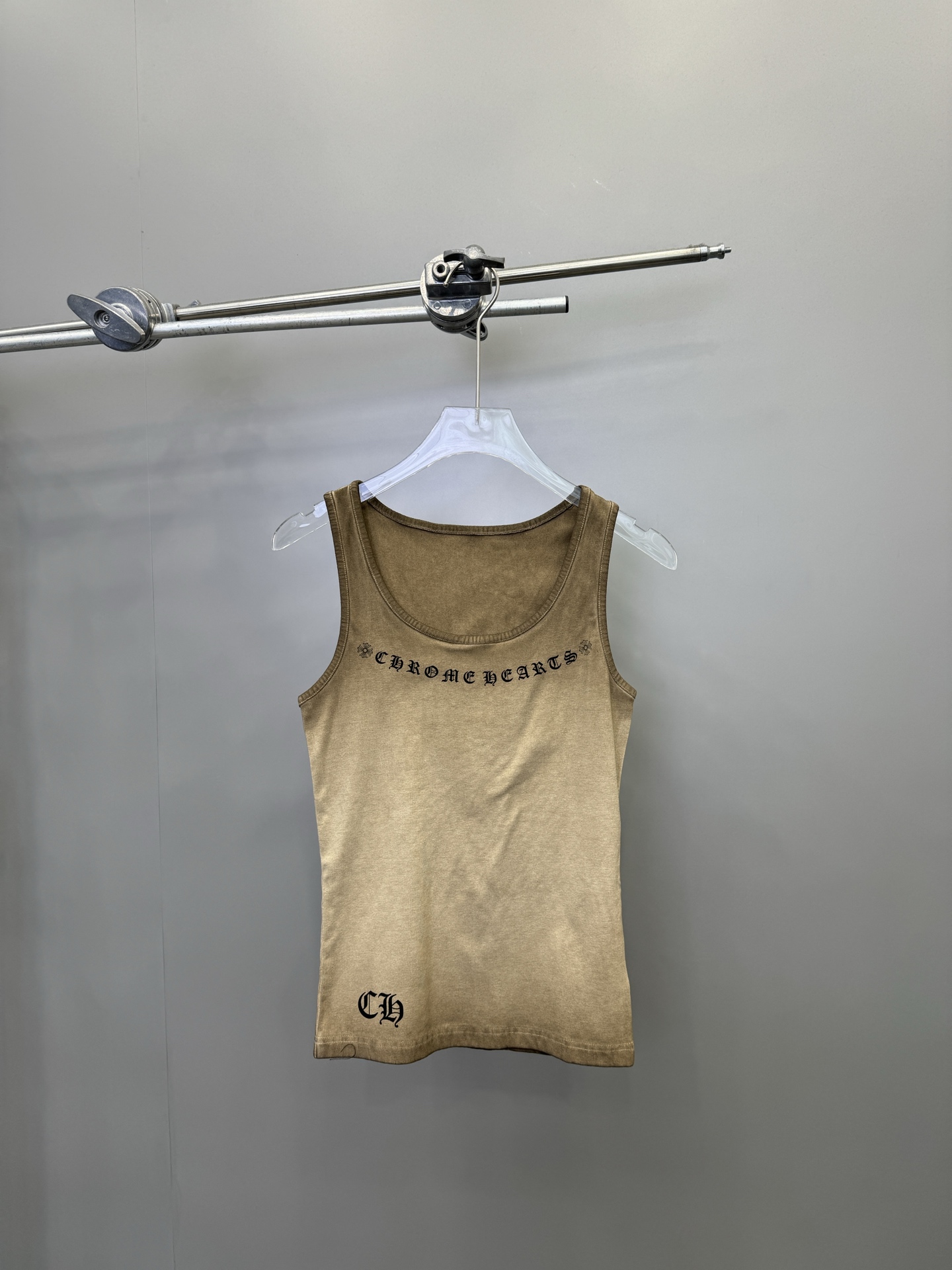 NO:309917,Croxin｜New fried color vest, slim fit vest uses more inclusive high elastic fabric, the whole fried color spray color washing and washing process, making it look slimming and slimming Size SML, chrome hearts, alexander wang19860909克罗心｜新款炒色背心,修身背心采用更加有包容性的高弹面料,整身炒色喷色洗水做旧工艺,显瘦显瘦 尺码SML,,chrome hearts,alexander wang,Women's clothing