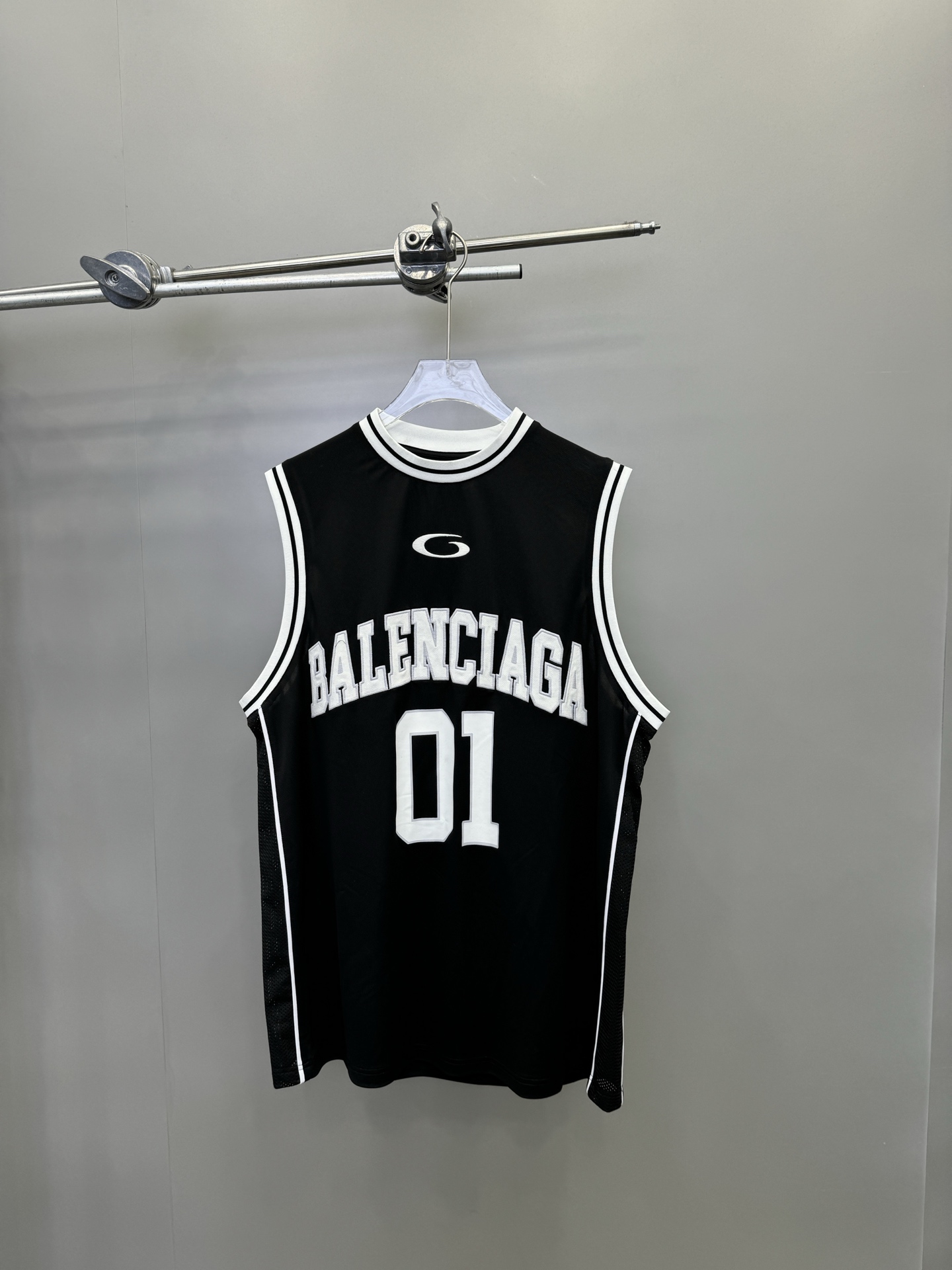 NO:310926,Paris｜New sports vest, breast embroidery printing technology, fabric polyester fiber, sweat-absorbing and breathable, sweat-induced and quick-drying men and women Size SML, alexander wang19860909巴黎｜新款运动背心,胸前搭配贴布刺绣印花工艺,面料聚酯纤维,吸汗透气,导汗速干男女同款 尺码SML,,alexander wang,Women's clothing