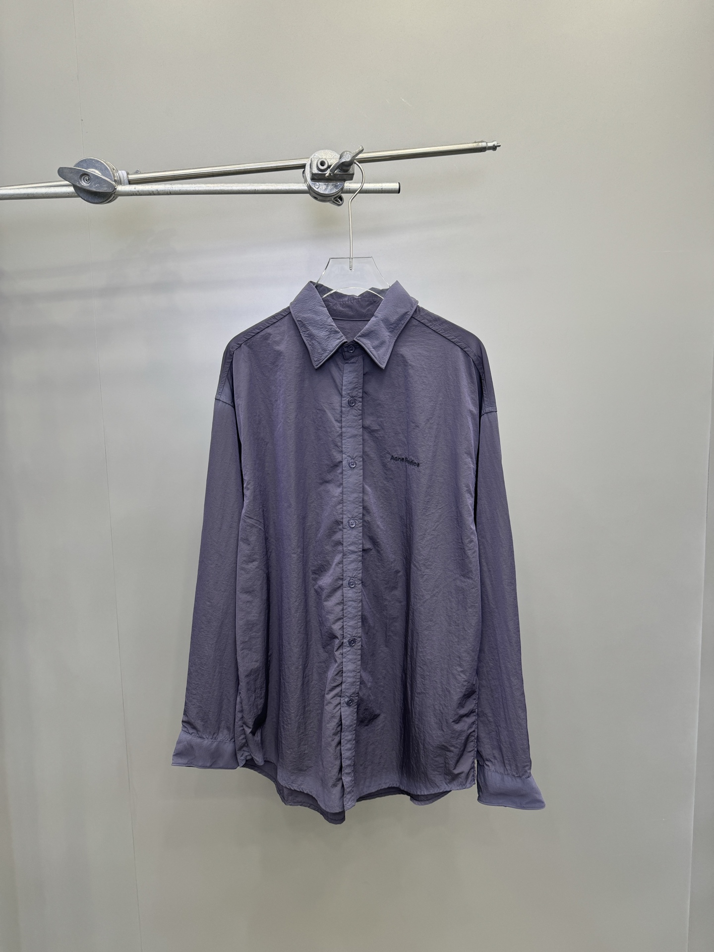 NO:310917,ACNE｜New fashionable and versatile shirt, imported nylon fabric, fish bone structure technology makes the style adjustable and loose style Size SM L,,acne studios,shirts,alexander wang19860909ACNE｜新款时髦百搭衬衫,进口锦纶面料,鱼骨结构工艺让版型可调,宽松版型 尺码SM L,,acne studios,shirts,alexander wang,Women's clothing