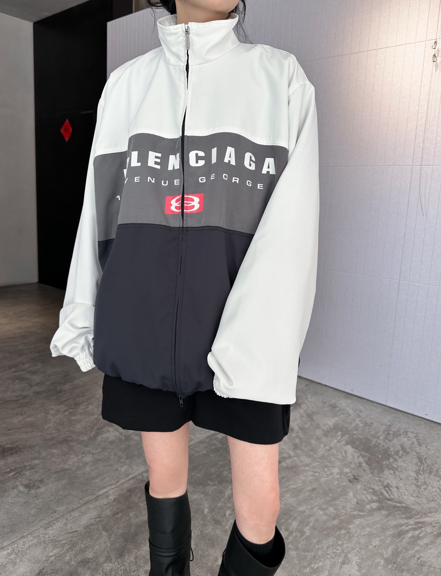 NO:312390,Paris｜New splicing classic zipper style, fabric polyester fiber, loose style, same style for men and women, light color splicing, need dry cleaning Size SML, alexander wang19860909巴黎｜新款拼接经典拉链款,面料聚酯纤维,宽松版型,男女同款,浅色拼接,需要干洗  尺码SML,,alexander wang,Women's clothing