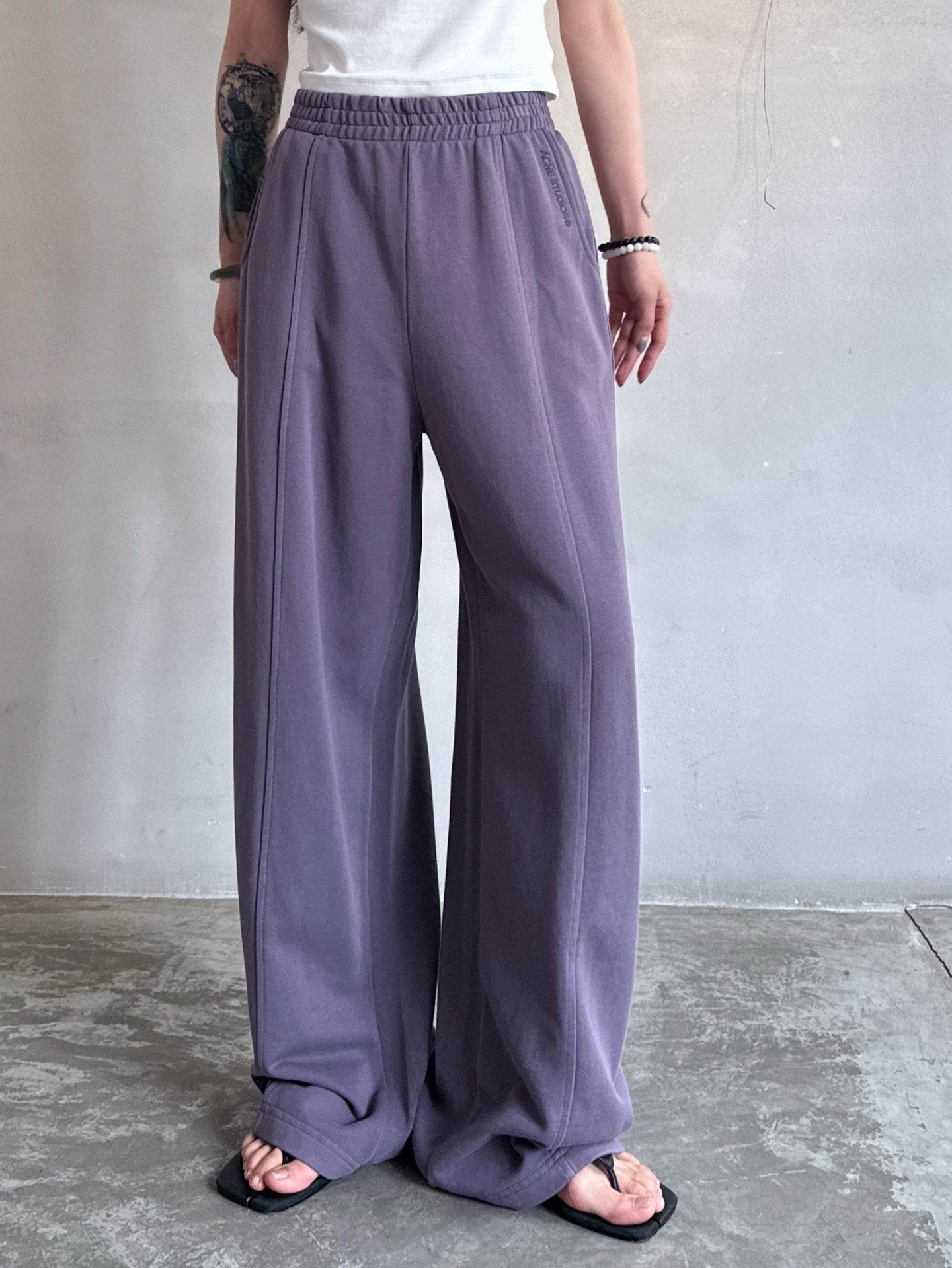 NO:317356,ACNE｜New style of hoodies, pure cotton terry fabric is soft and comfortable, heavy work and old washing process, pockets with imported super dense three-dimensional plain embroidery, waist elastic band, straight-tube style is slimming, size Sml, acne studios, alexander wang19860909ACNE｜新款卫裤,纯棉毛圈面料柔软舒适,重工做旧水洗工艺,口袋搭配进口超密立体平纹刺绣,腰部弹力带松紧,直筒版型显瘦满分,尺码Sml,,acne studios,alexander wang,Women's clothing